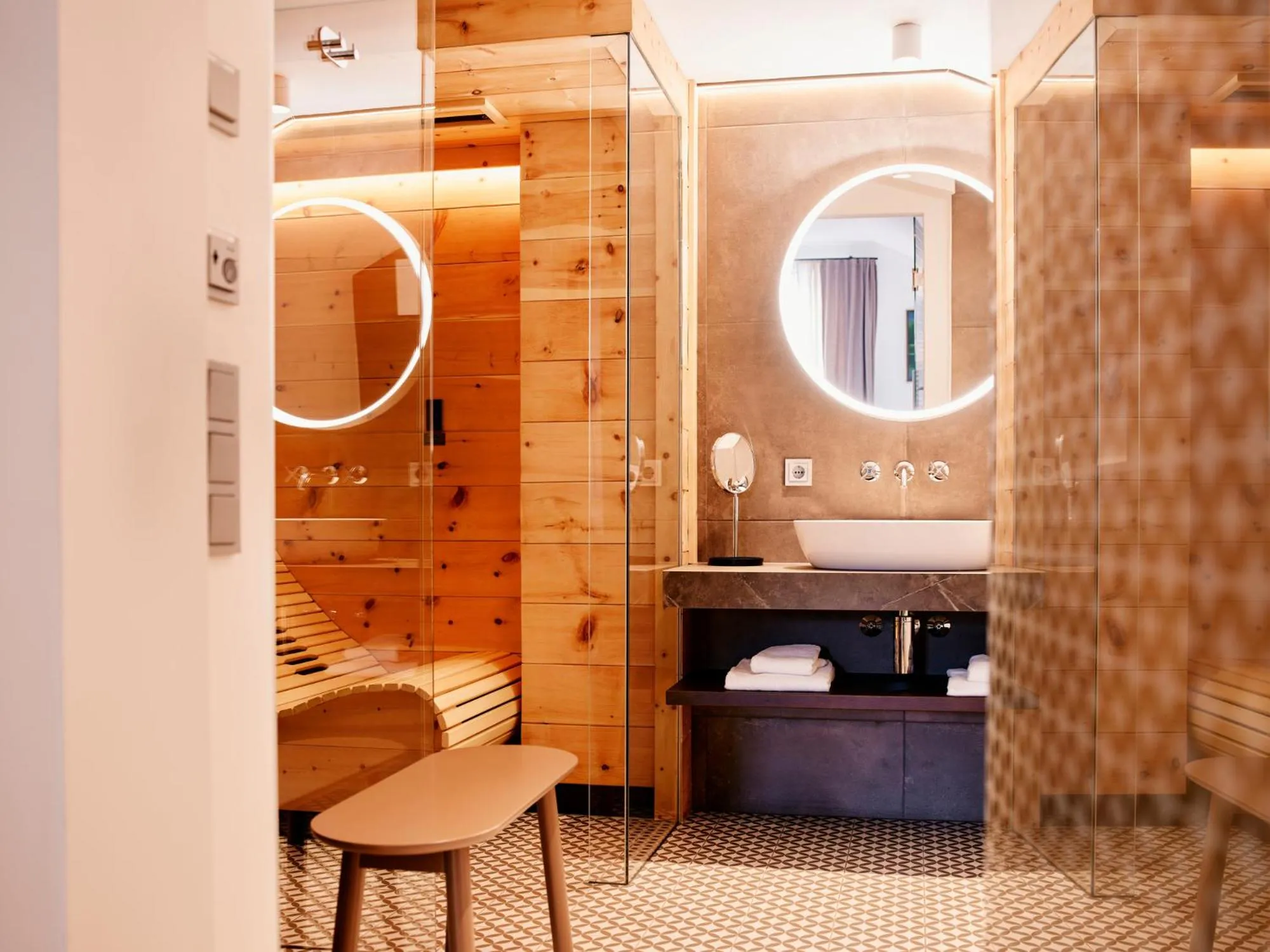 Bathroom in TAUROA Seehotel Grundlsee