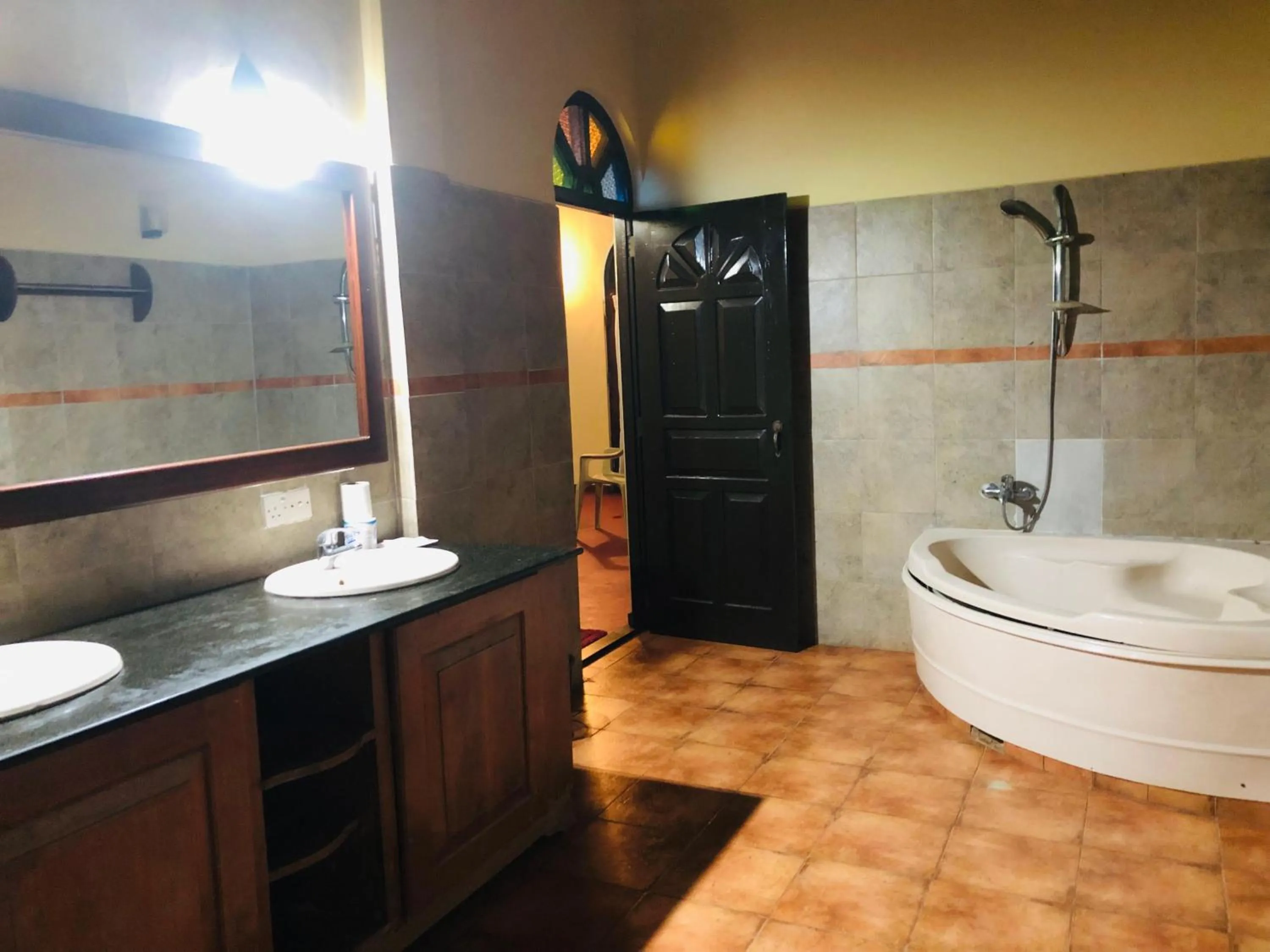 Bathroom in Royal Beach Hotel Hikkaduwa