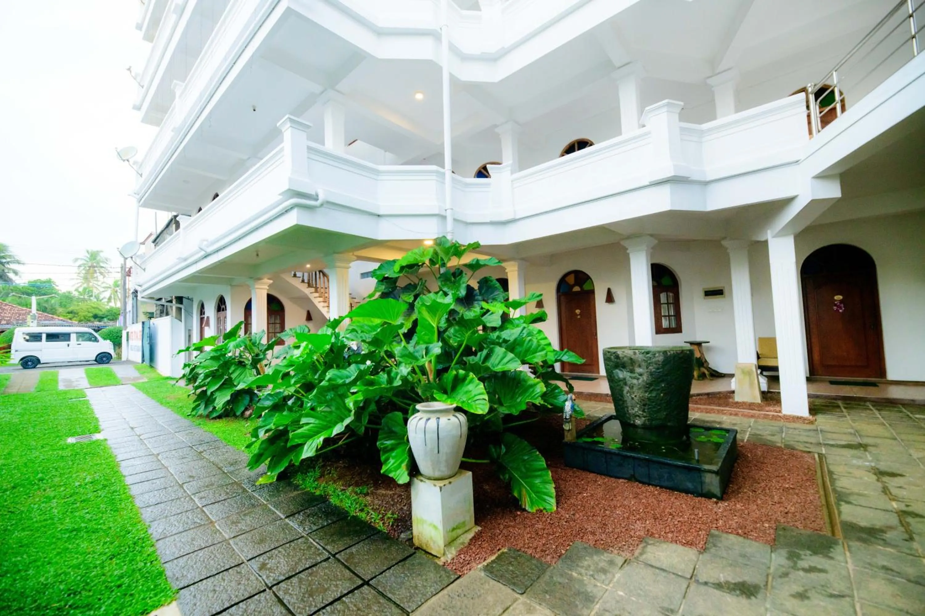 Property building in Royal Beach Hotel Hikkaduwa