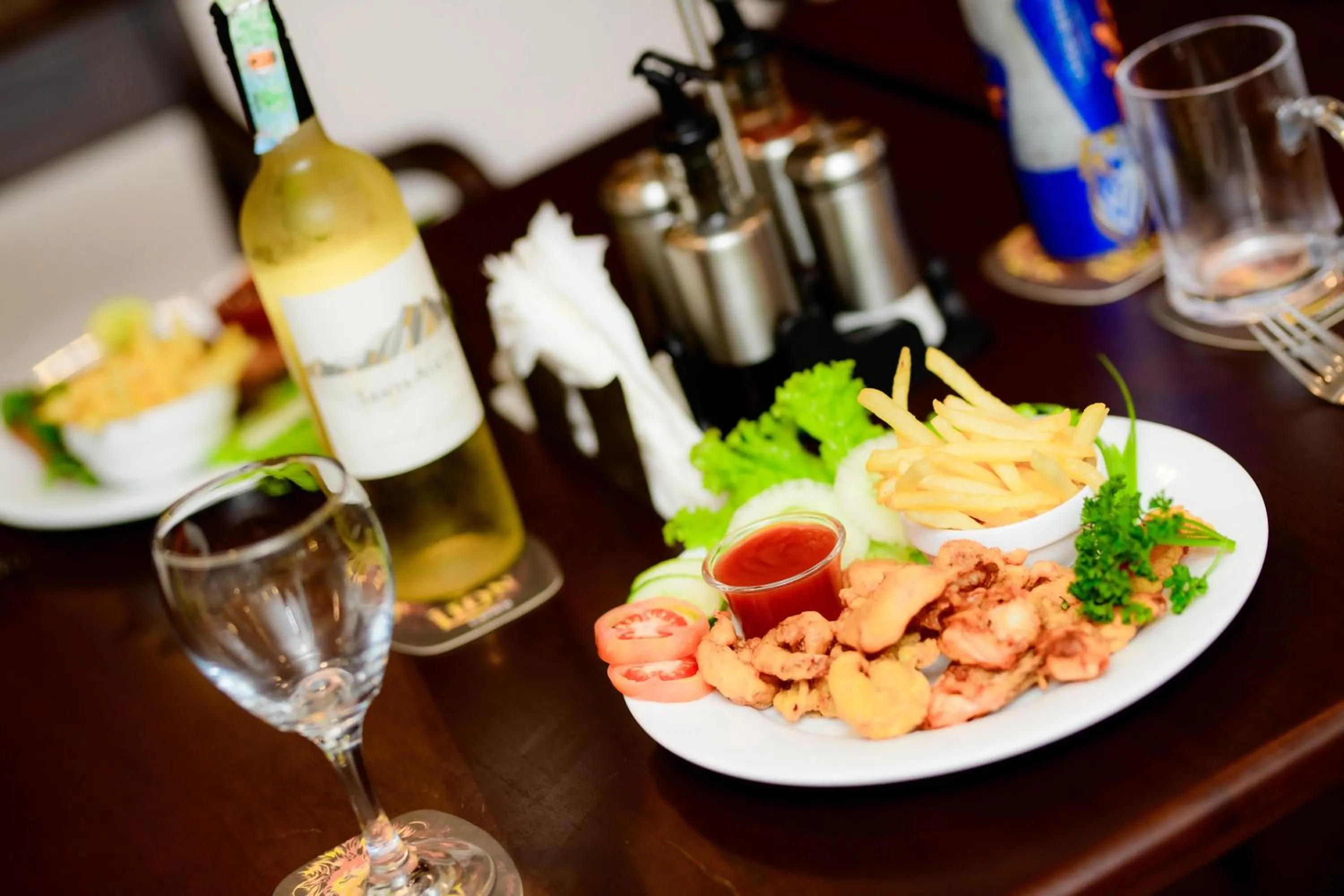 Food and drinks in Royal Beach Hotel Hikkaduwa