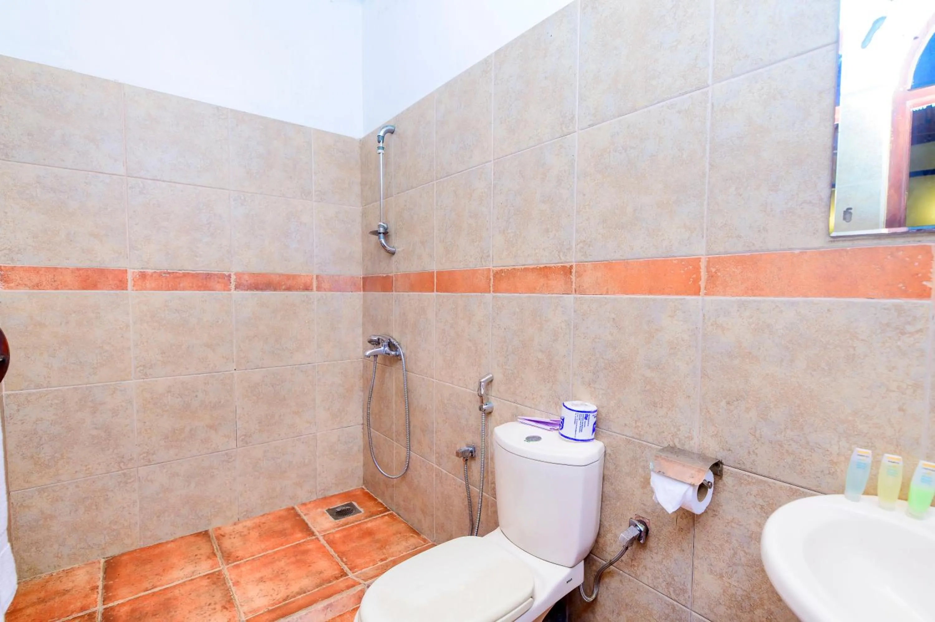 Bathroom in Royal Beach Hotel Hikkaduwa