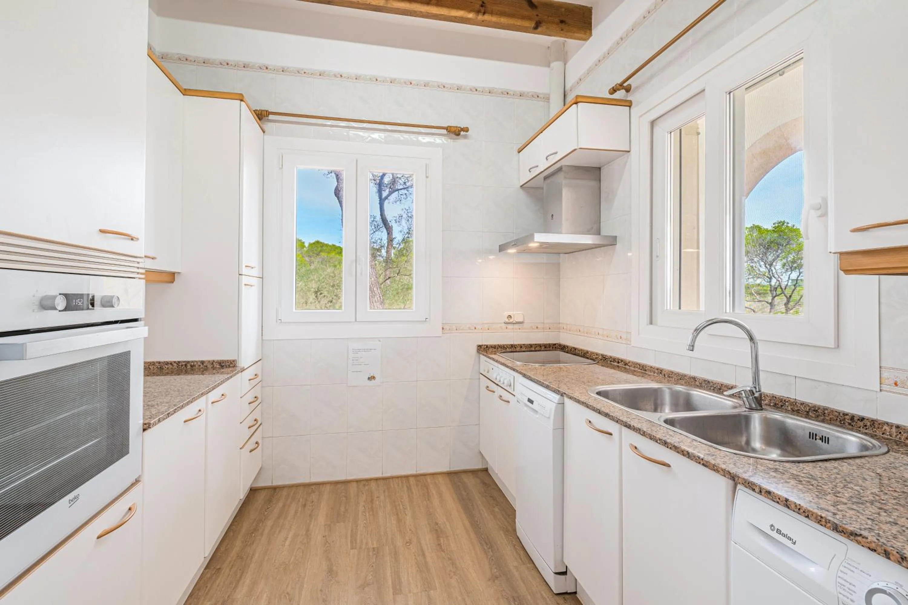 Kitchen or kitchenette in Villa Rosa