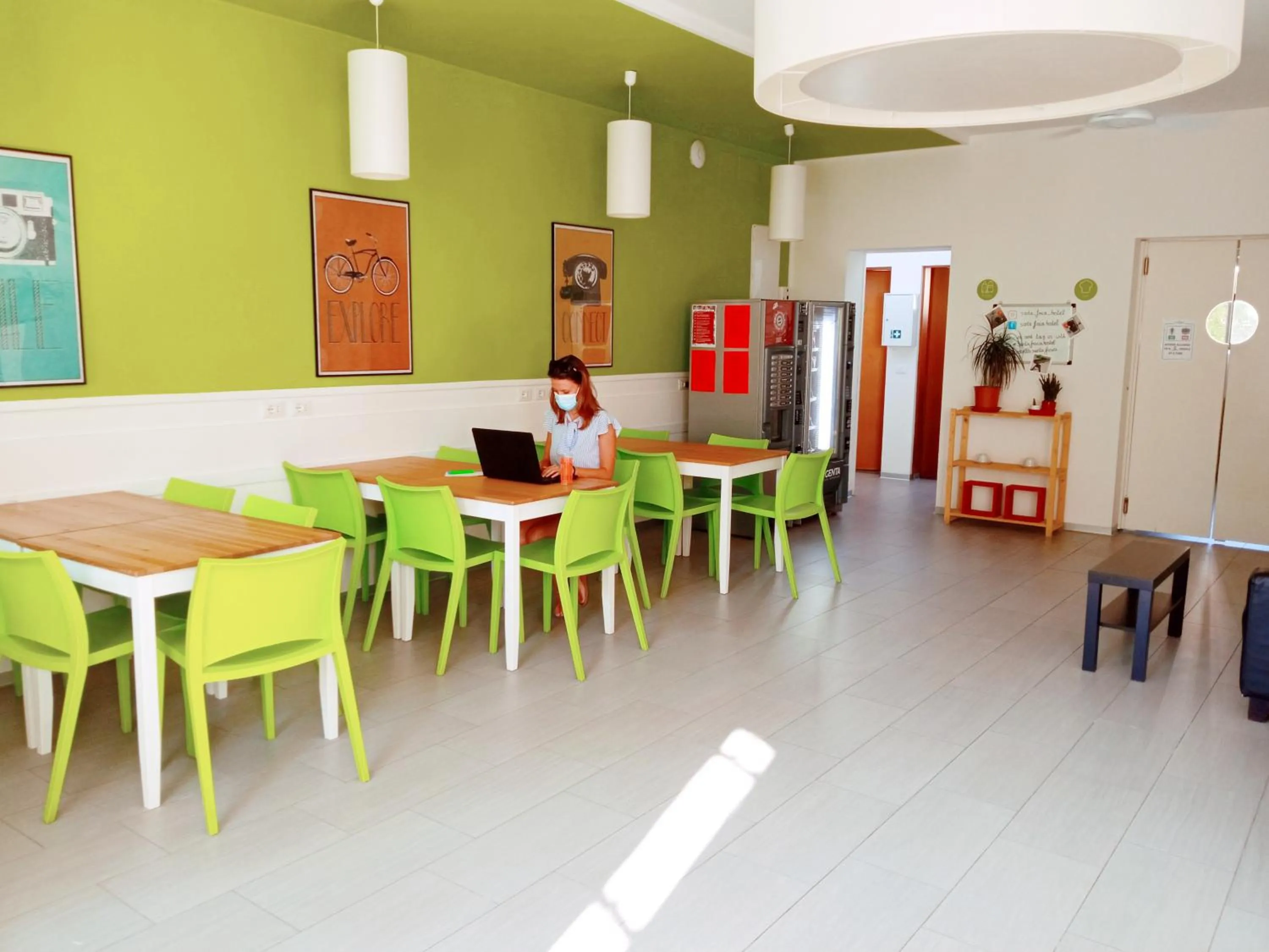 Communal lounge/ TV room in Ostello S. Fosca - CPU Venice Hostels