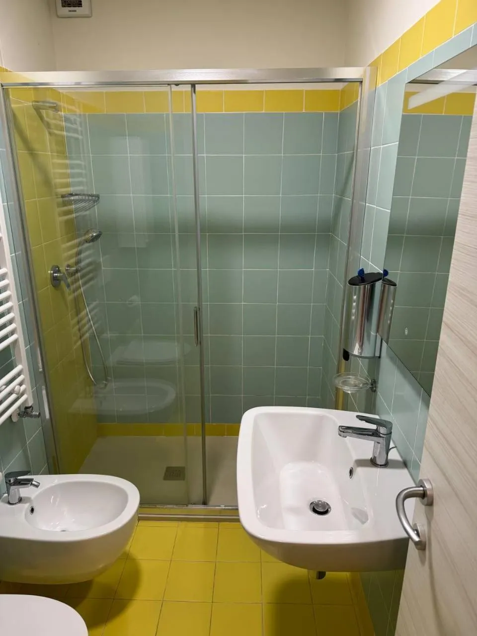 Shower in Ostello S. Fosca - CPU Venice Hostels