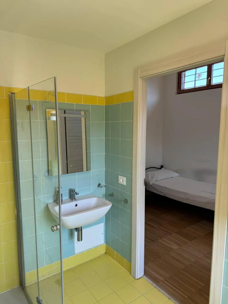 Bathroom, Bed in Ostello S. Fosca - CPU Venice Hostels