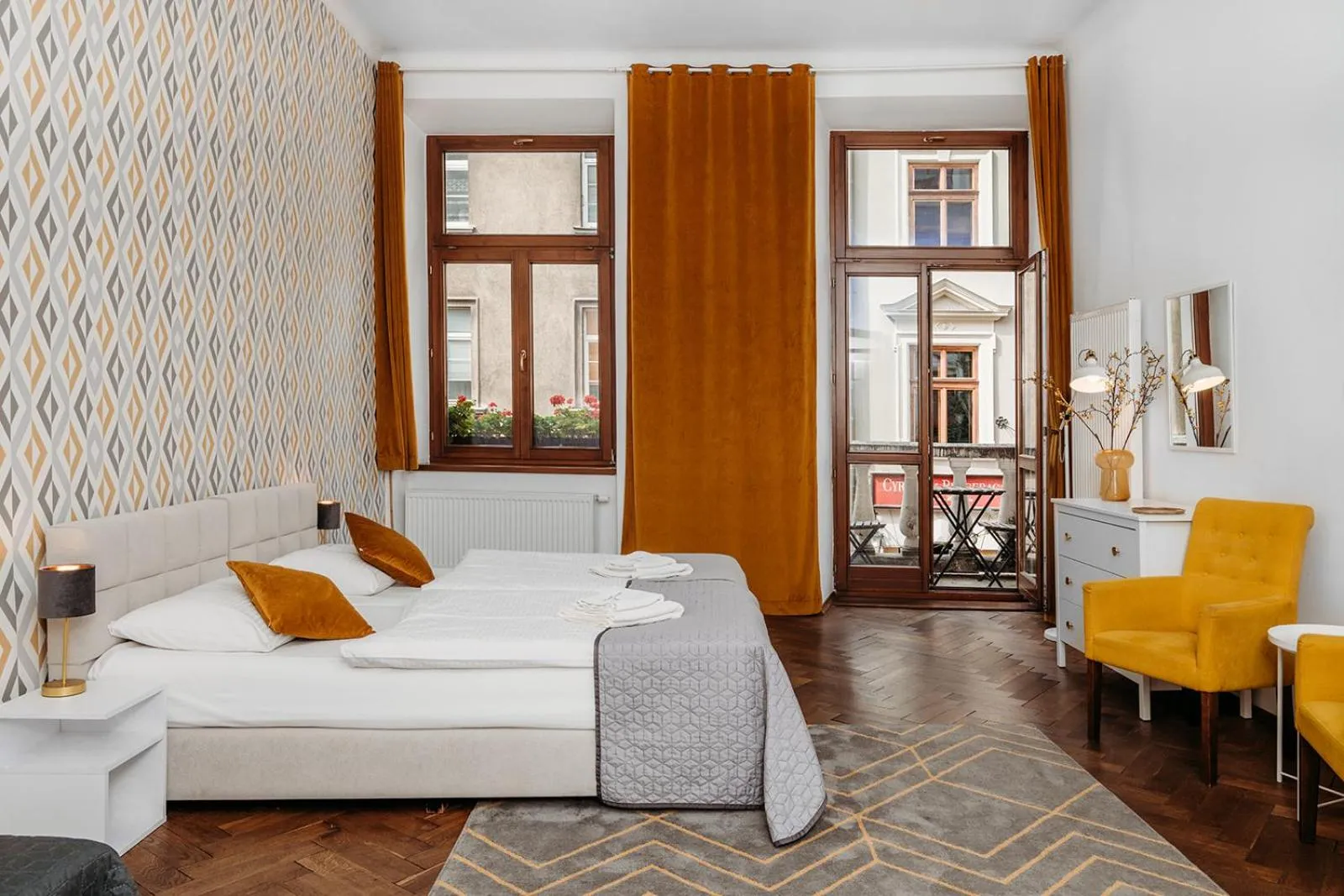 Bed in Antique Apartments Old Town