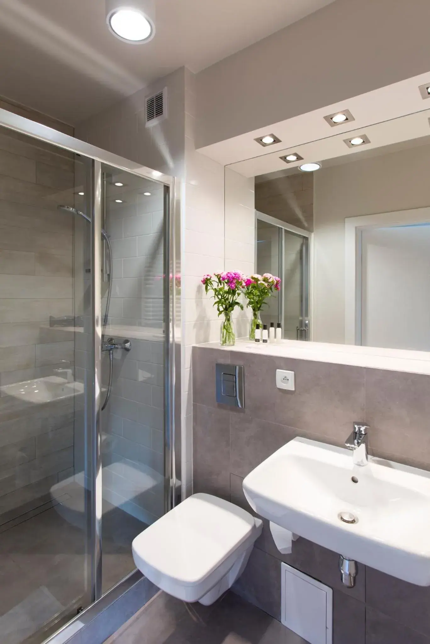 Studio Deluxe - sw. Krzyża 11B street in Antique Apartments Old Town Studio Deluxe - sw. Krzyża 11B street in Antique Apartments Old Town