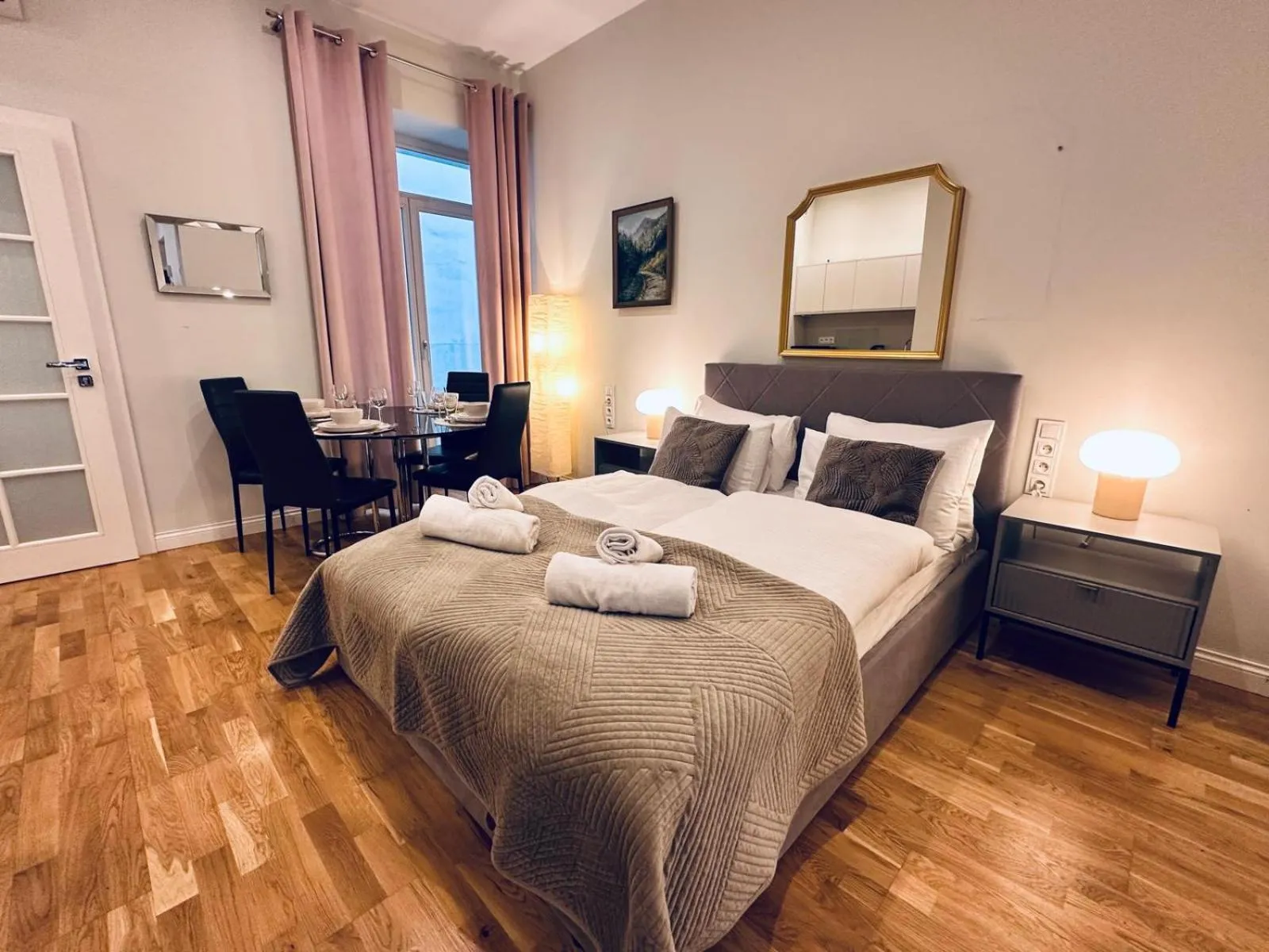 Bed in Antique Apartments Old Town