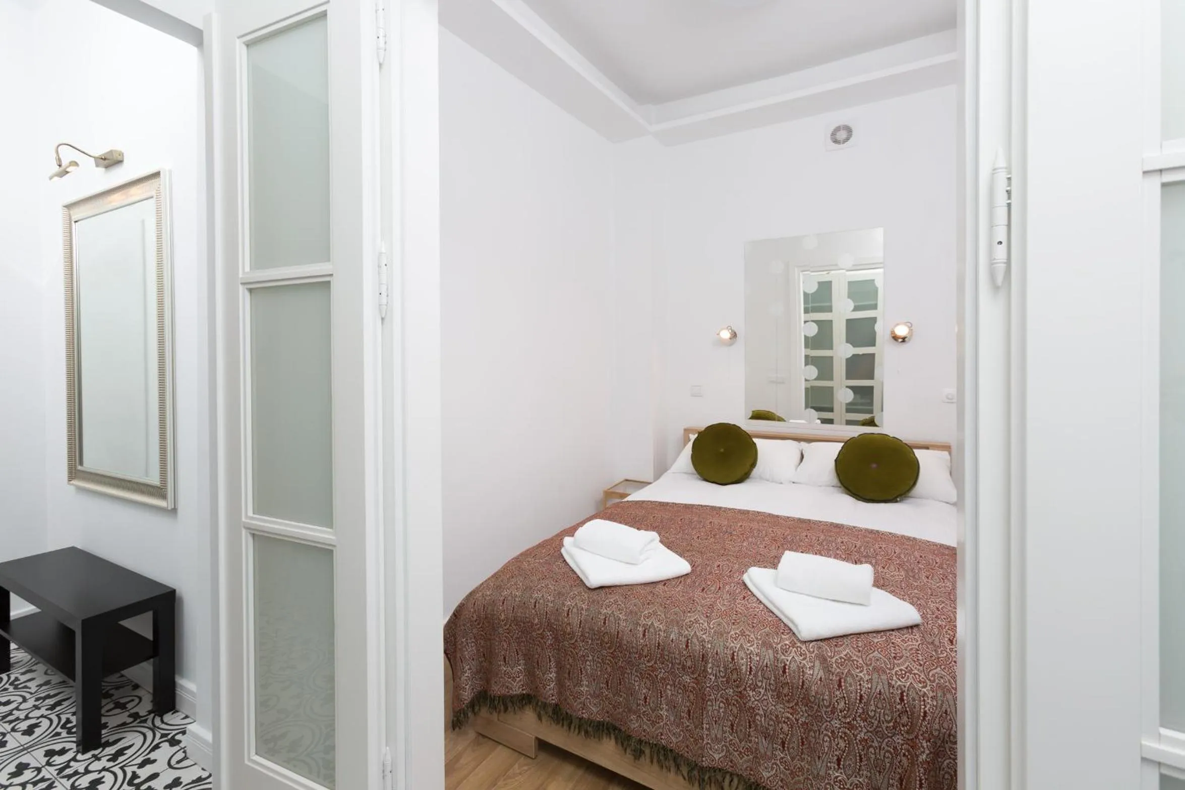 Bedroom, Bed in Antique Apartments Old Town