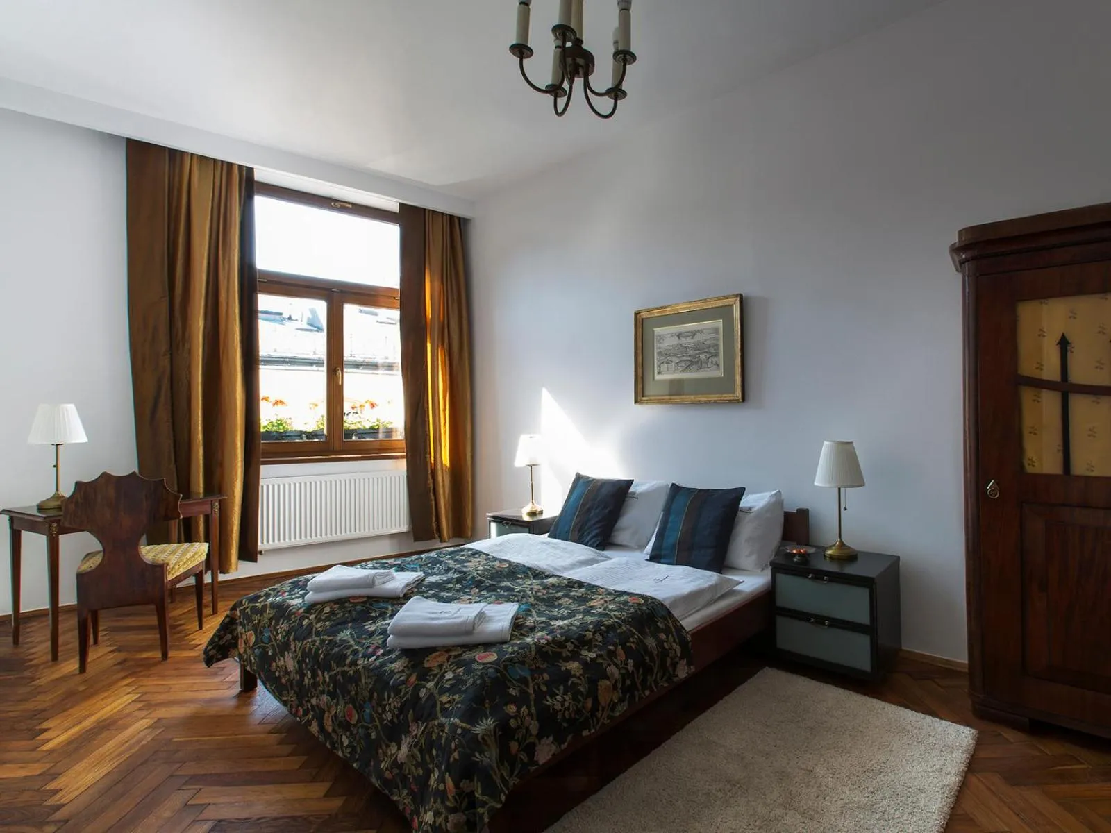 Bed in Antique Apartments Old Town