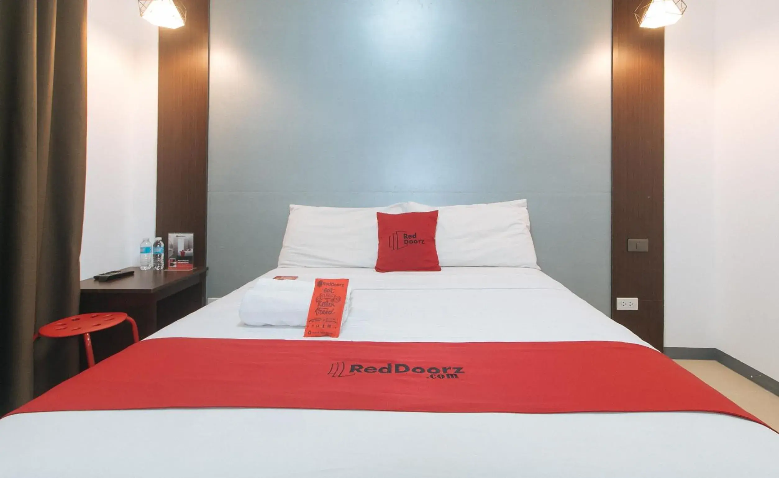 Bed in RedDoorz Plus at EDSA Congressional Bed in RedDoorz Plus at EDSA Congressional