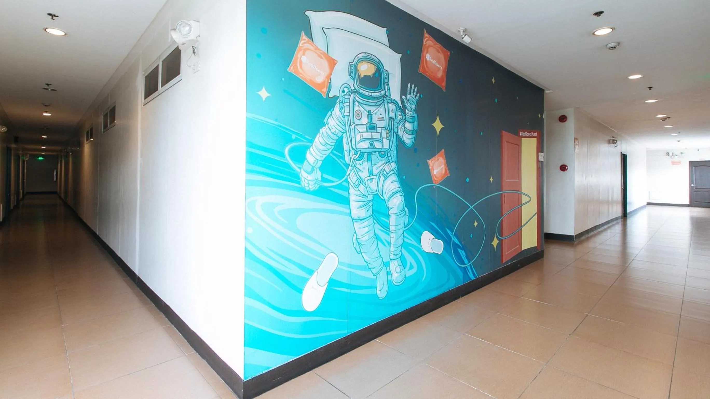 Area and facilities in RedDoorz Plus at EDSA Congressional