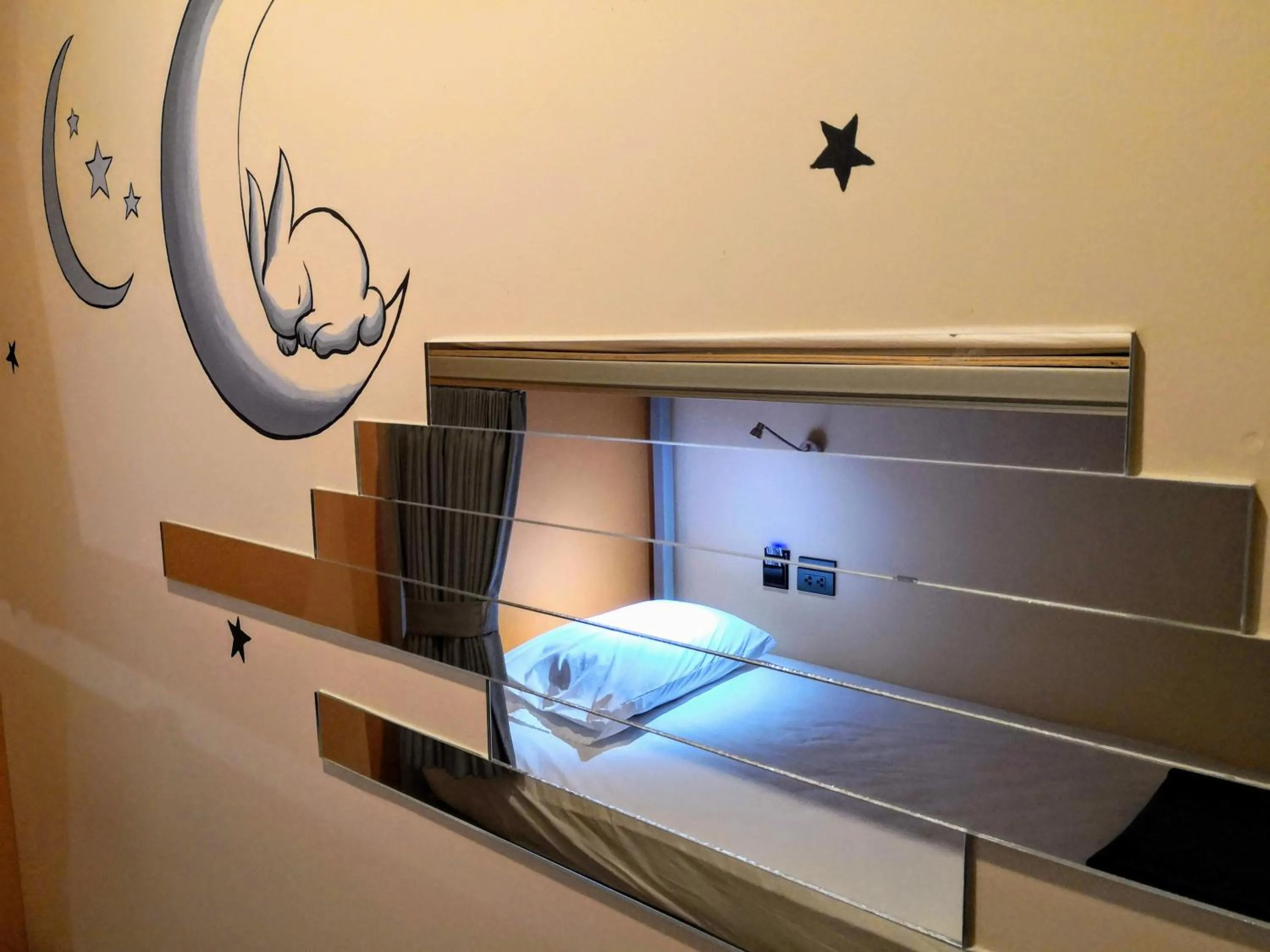 Decorative detail, Bed in Asleep by Lantana