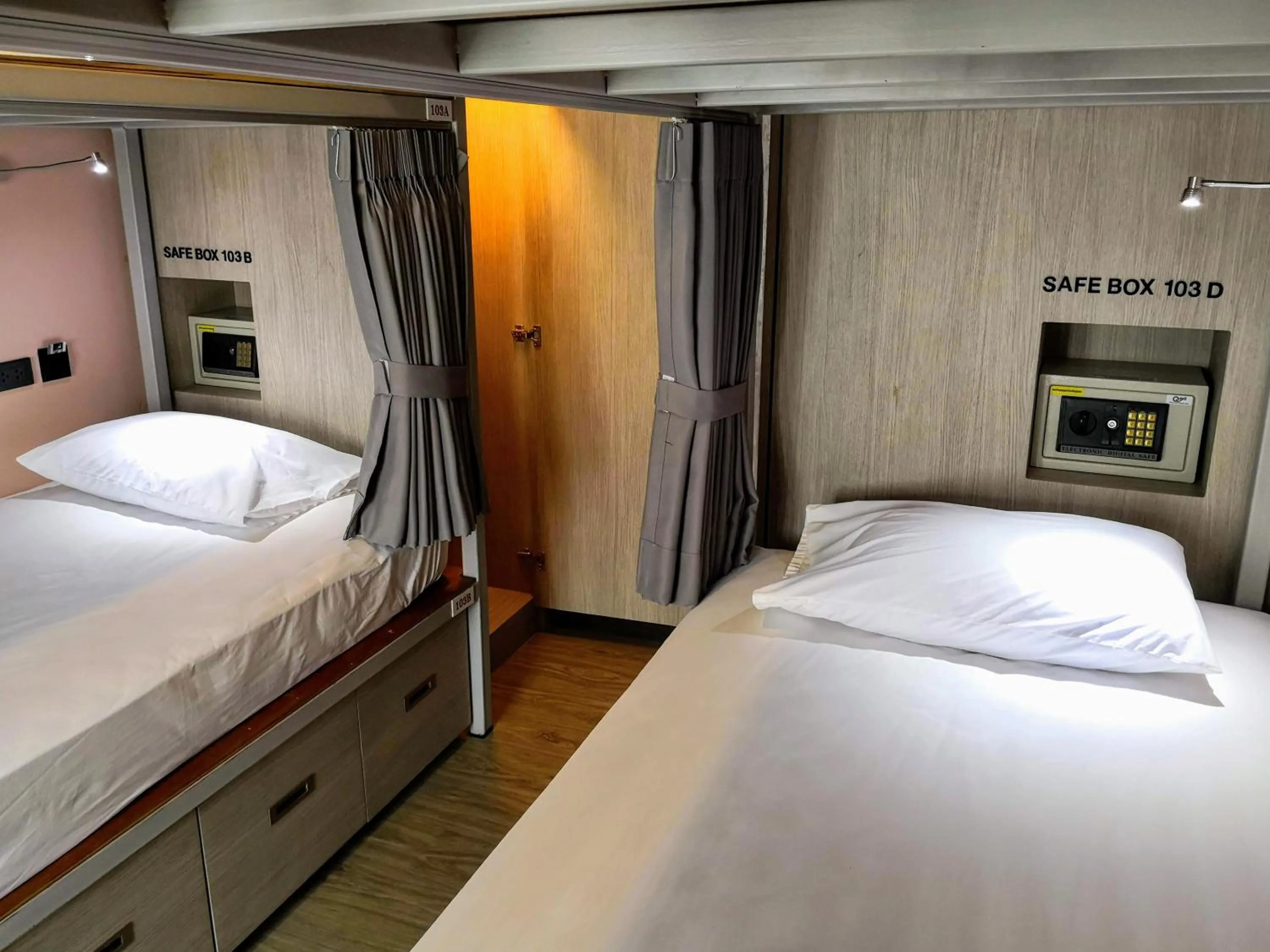 Bed in Asleep by Lantana