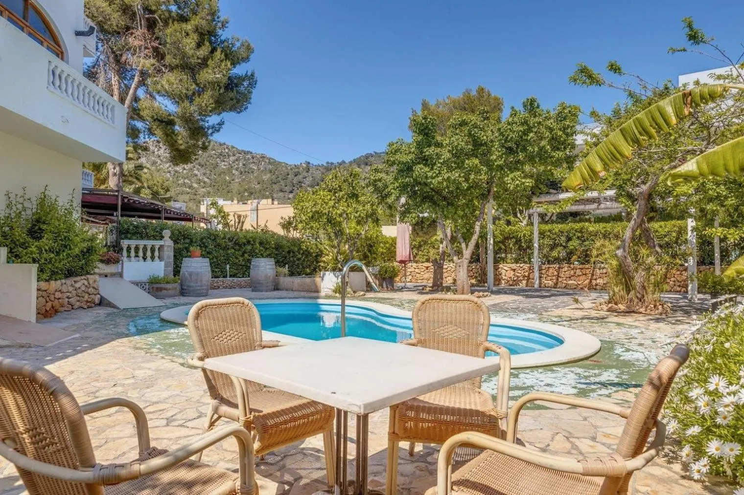 Property building in Apartamento La Cabanya 3c
