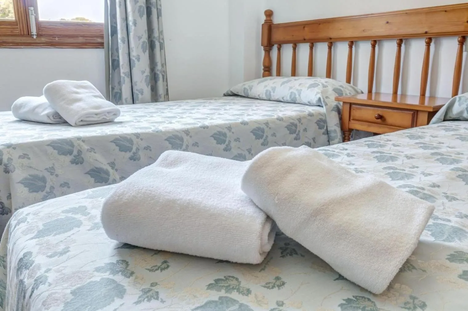 Living room, Bed in Apartamento La Cabanya 3c