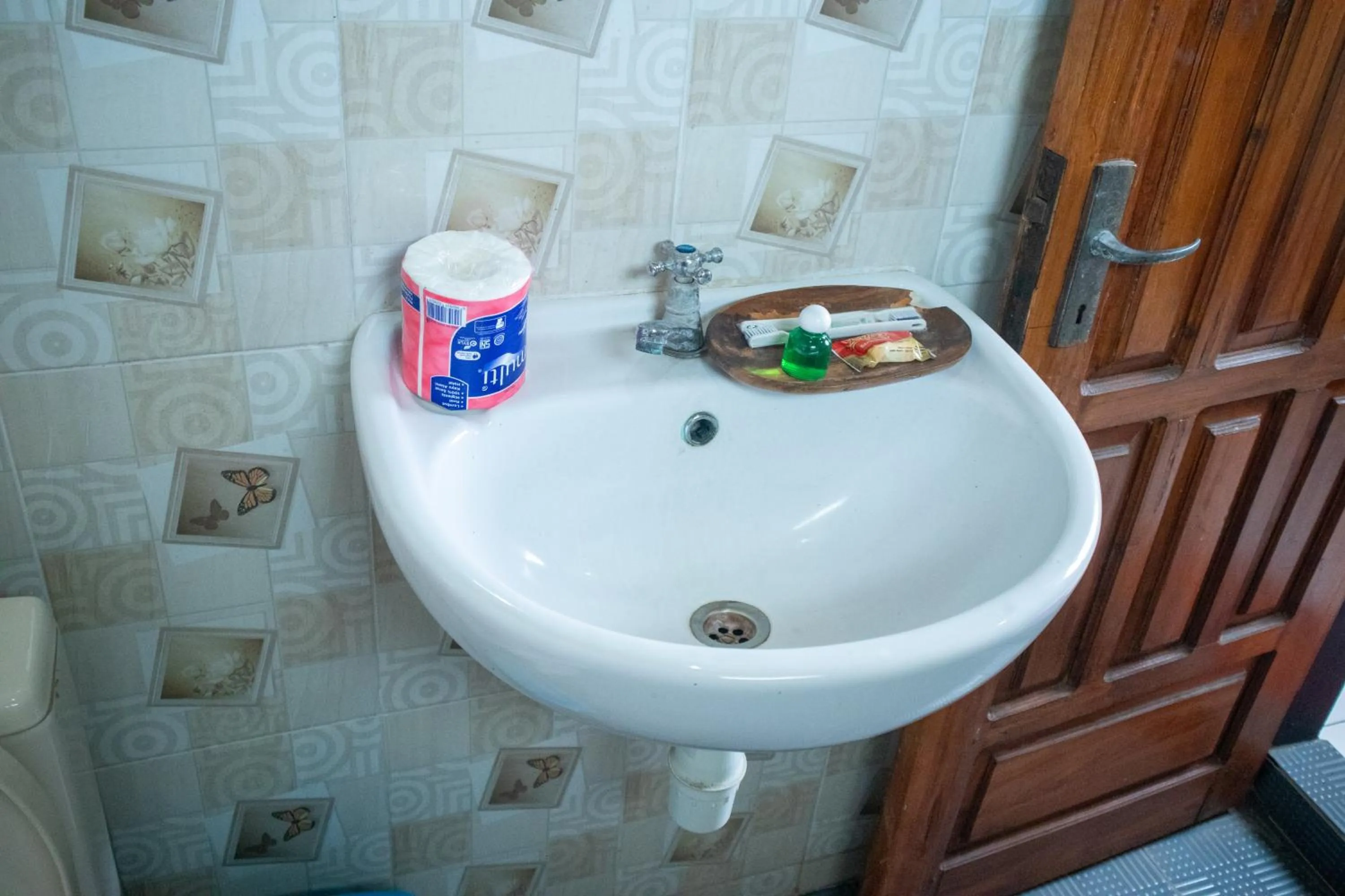 Bathroom in Cemara Indah Hotel