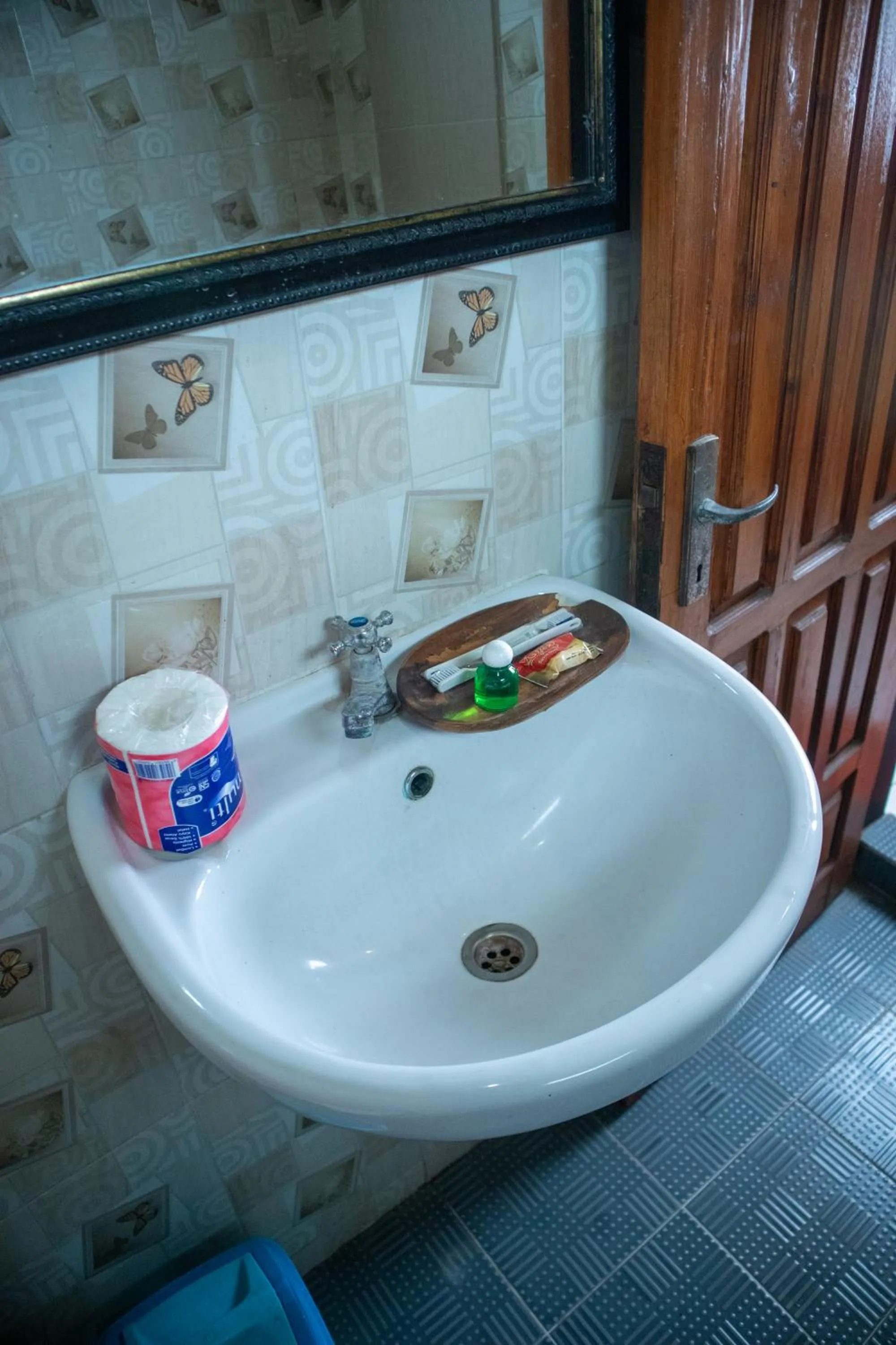 Bathroom in Cemara Indah Hotel