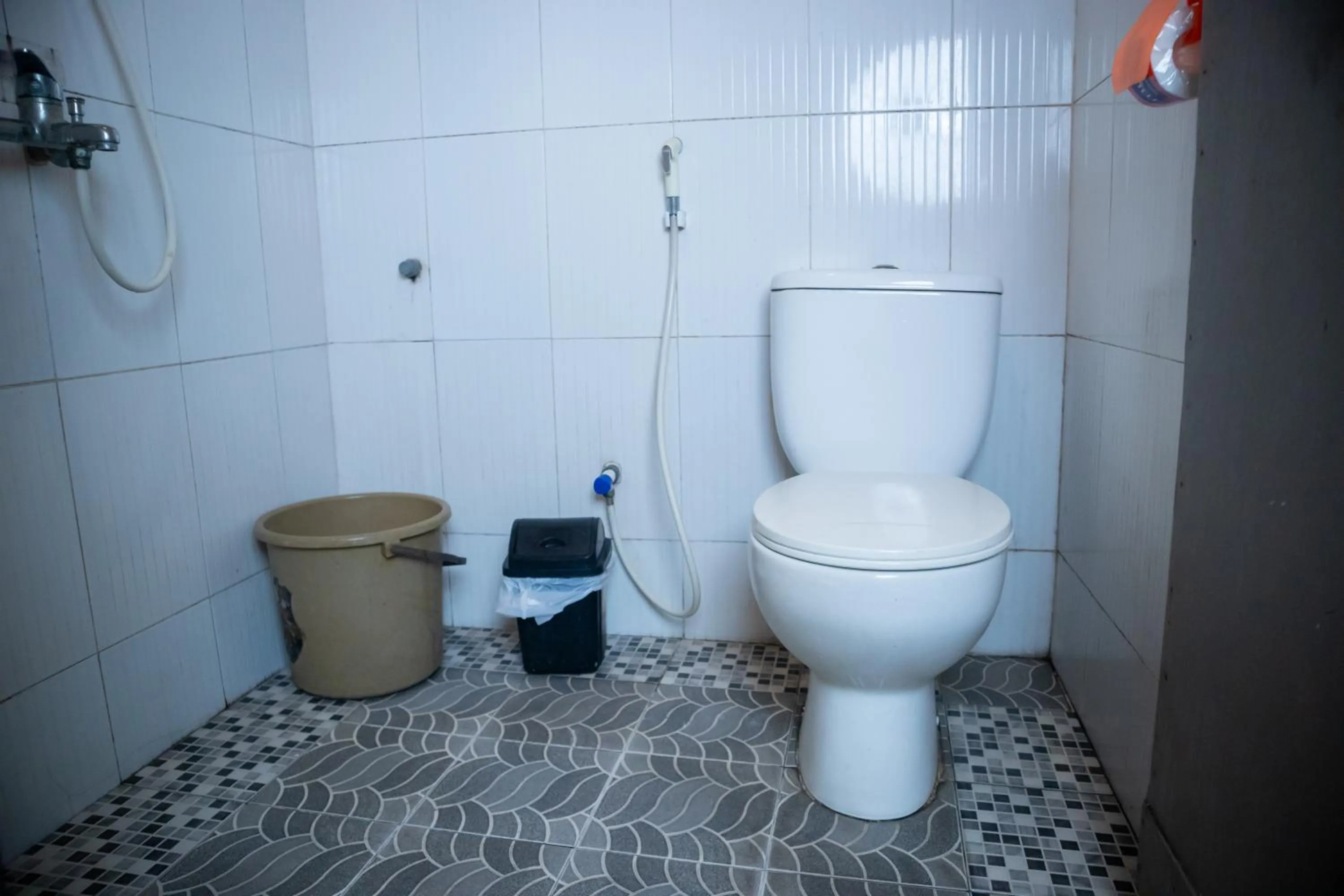 Toilet in Cemara Indah Hotel