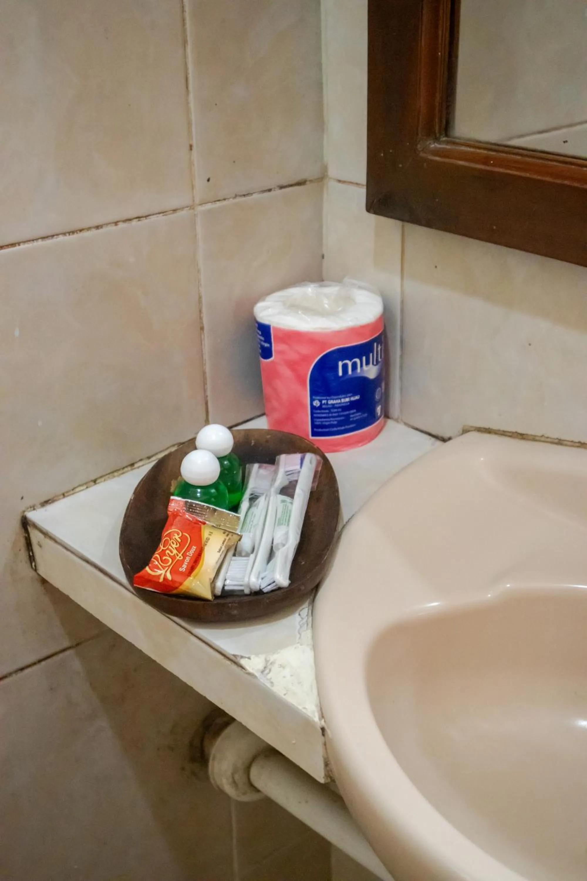 Bathroom in Cemara Indah Hotel