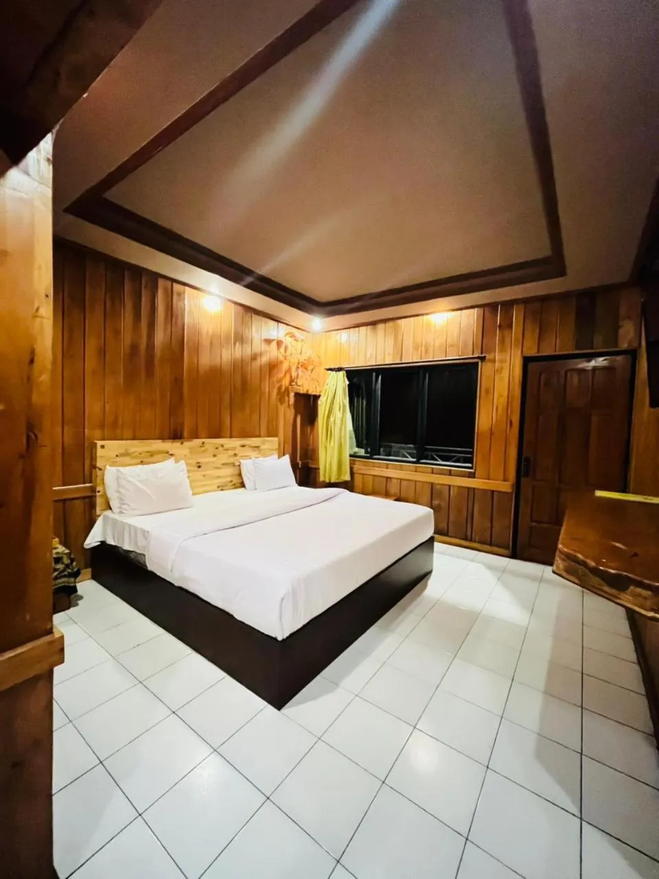 Bed in Cemara Indah Hotel