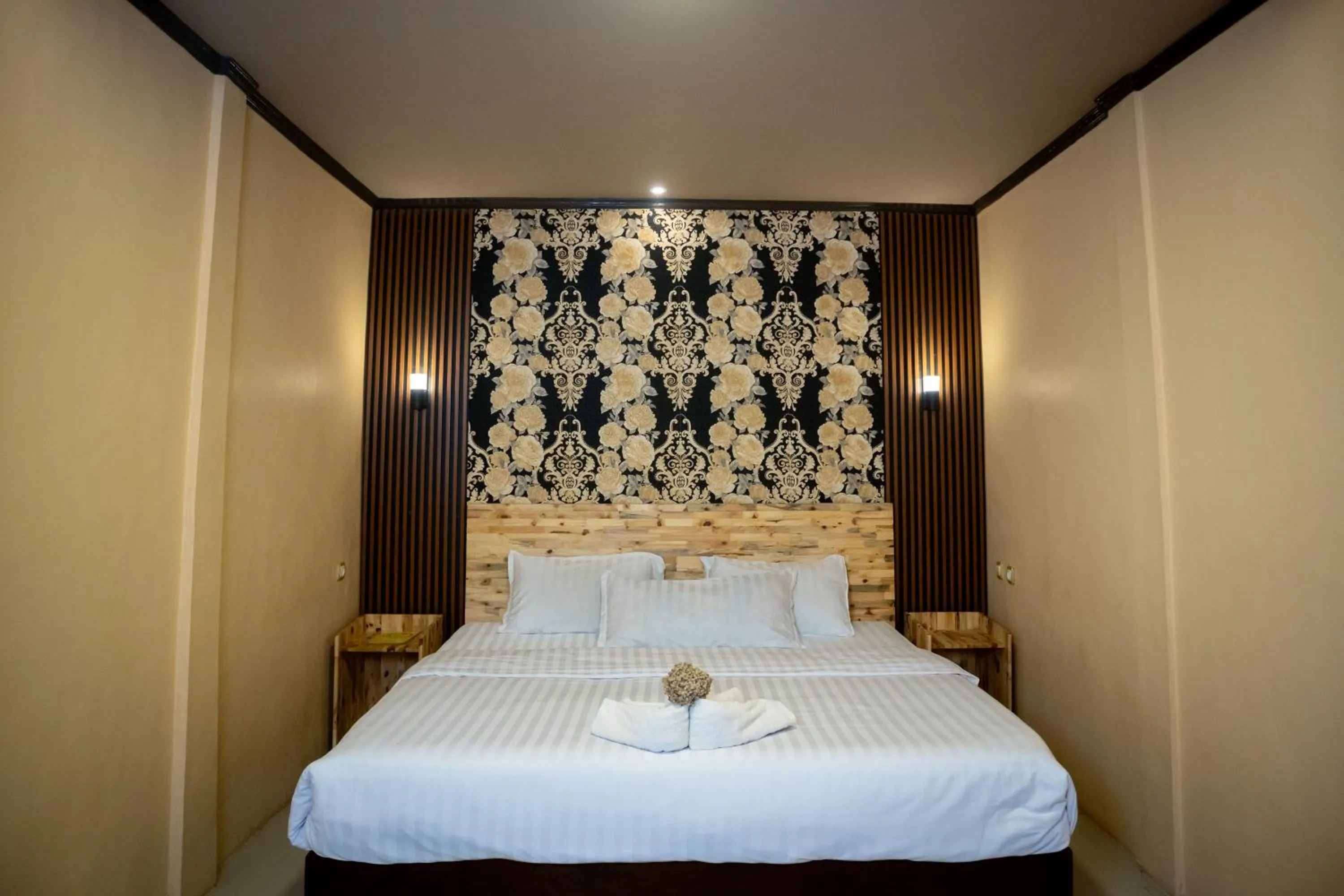 Bed in Cemara Indah Hotel