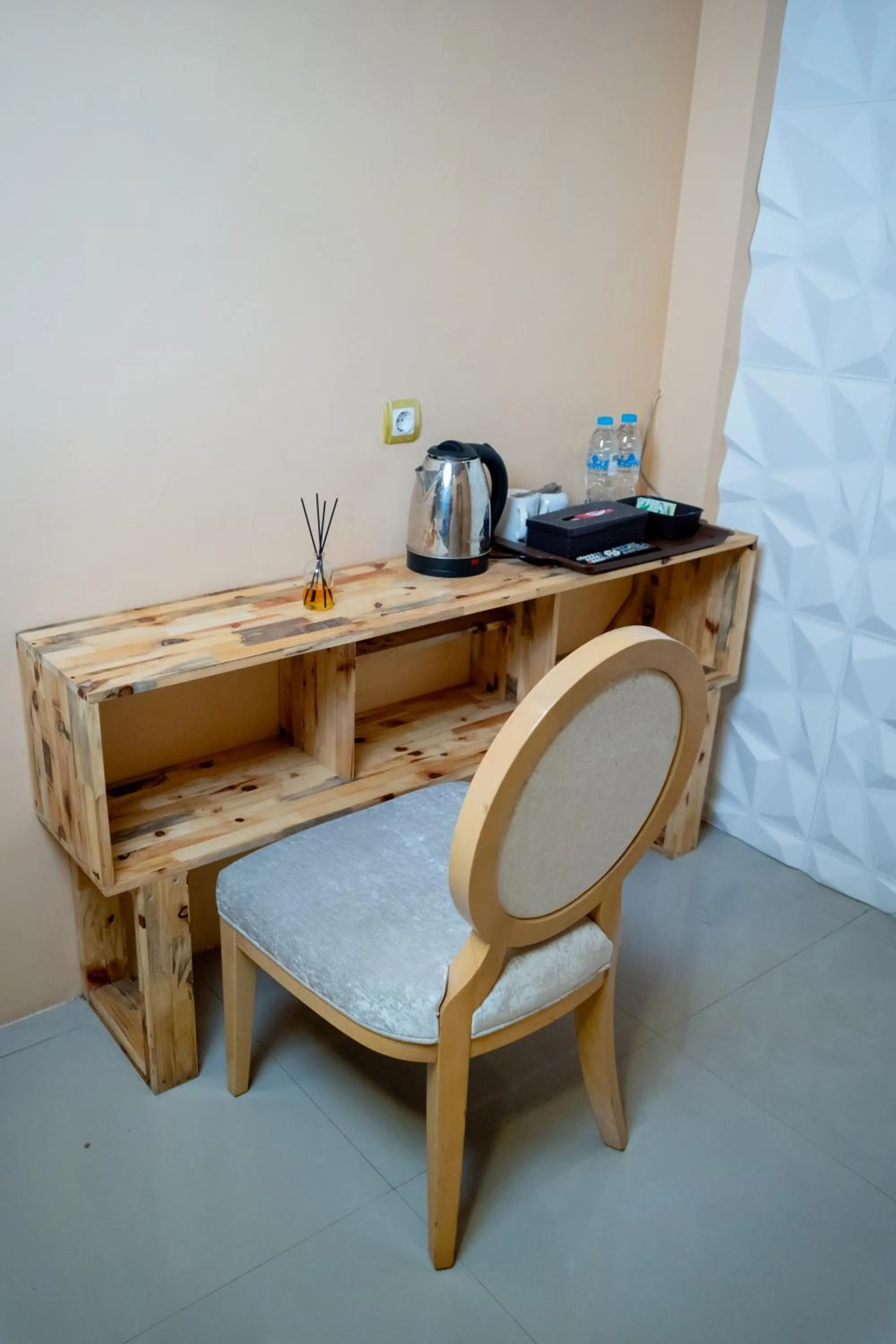 Coffee/tea facilities in Cemara Indah Hotel