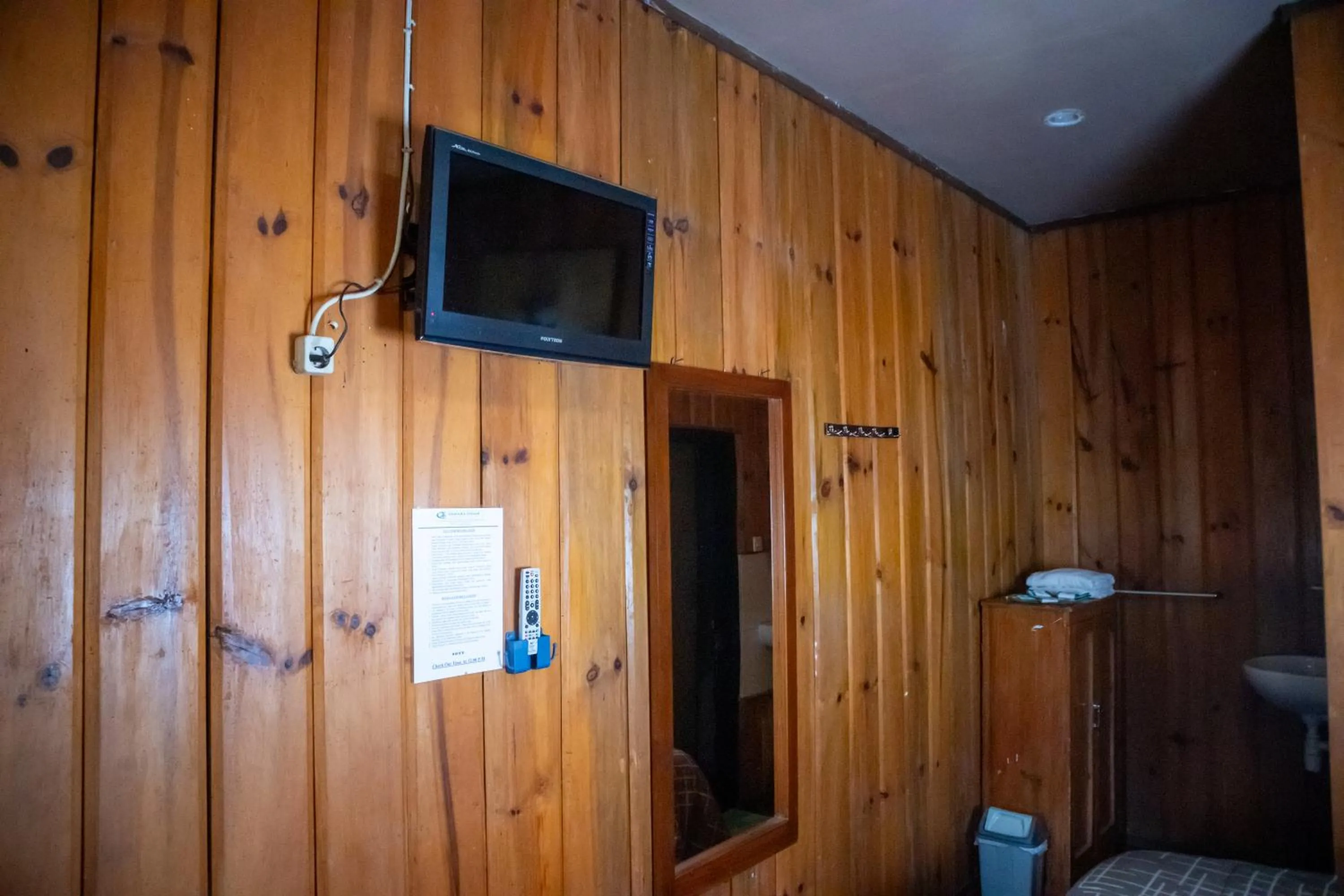 TV and multimedia in Cemara Indah Hotel