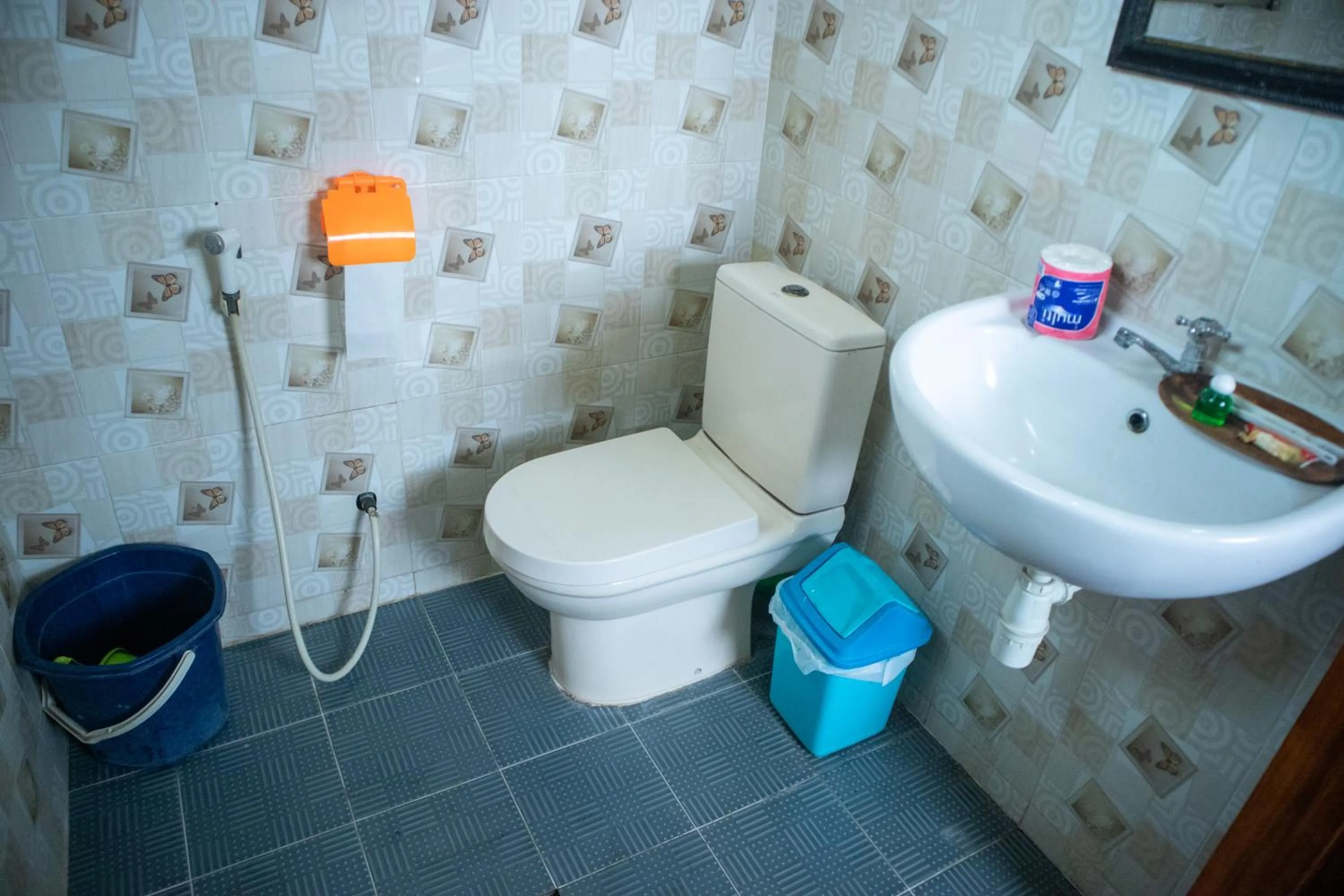 Toilet in Cemara Indah Hotel