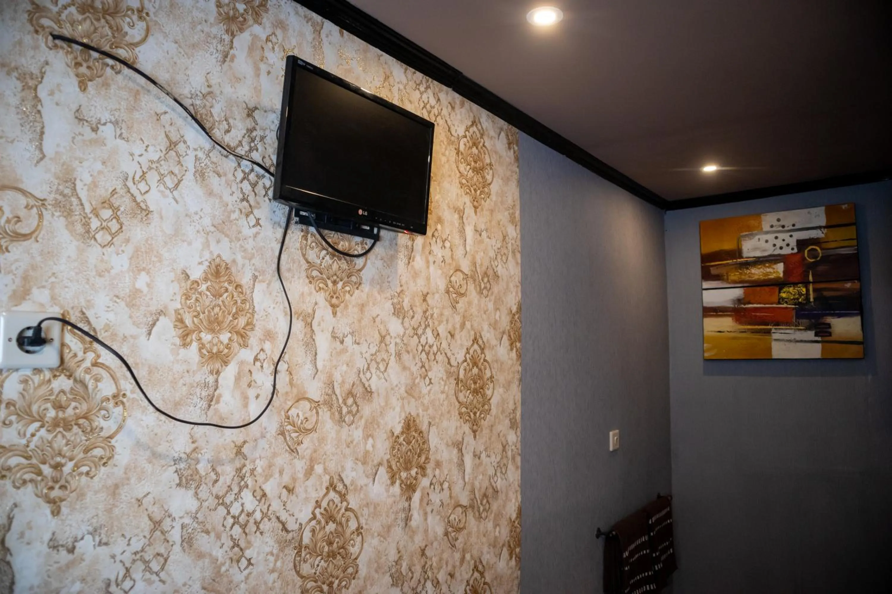 TV and multimedia in Cemara Indah Hotel