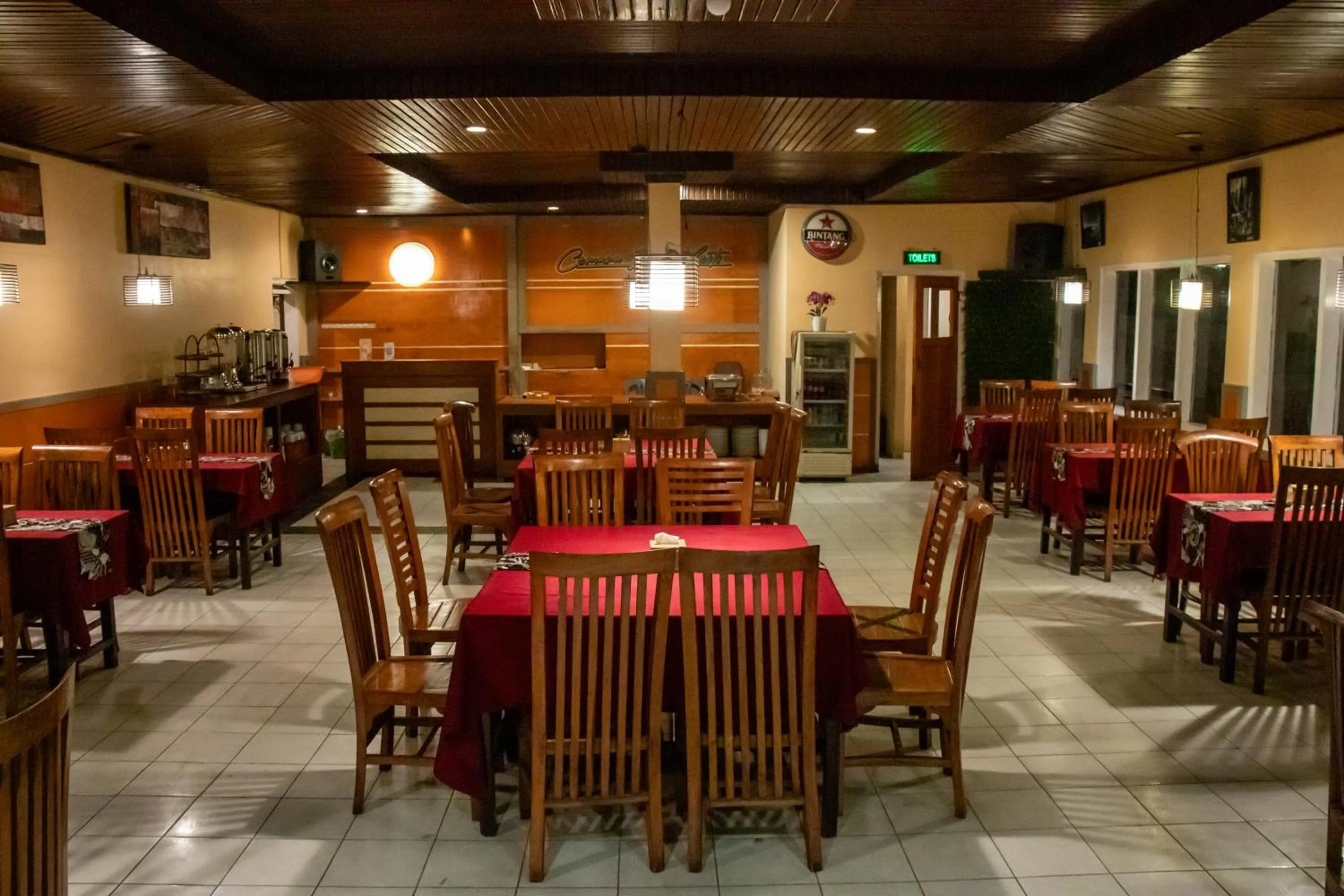 Restaurant/places to eat in Cemara Indah Hotel