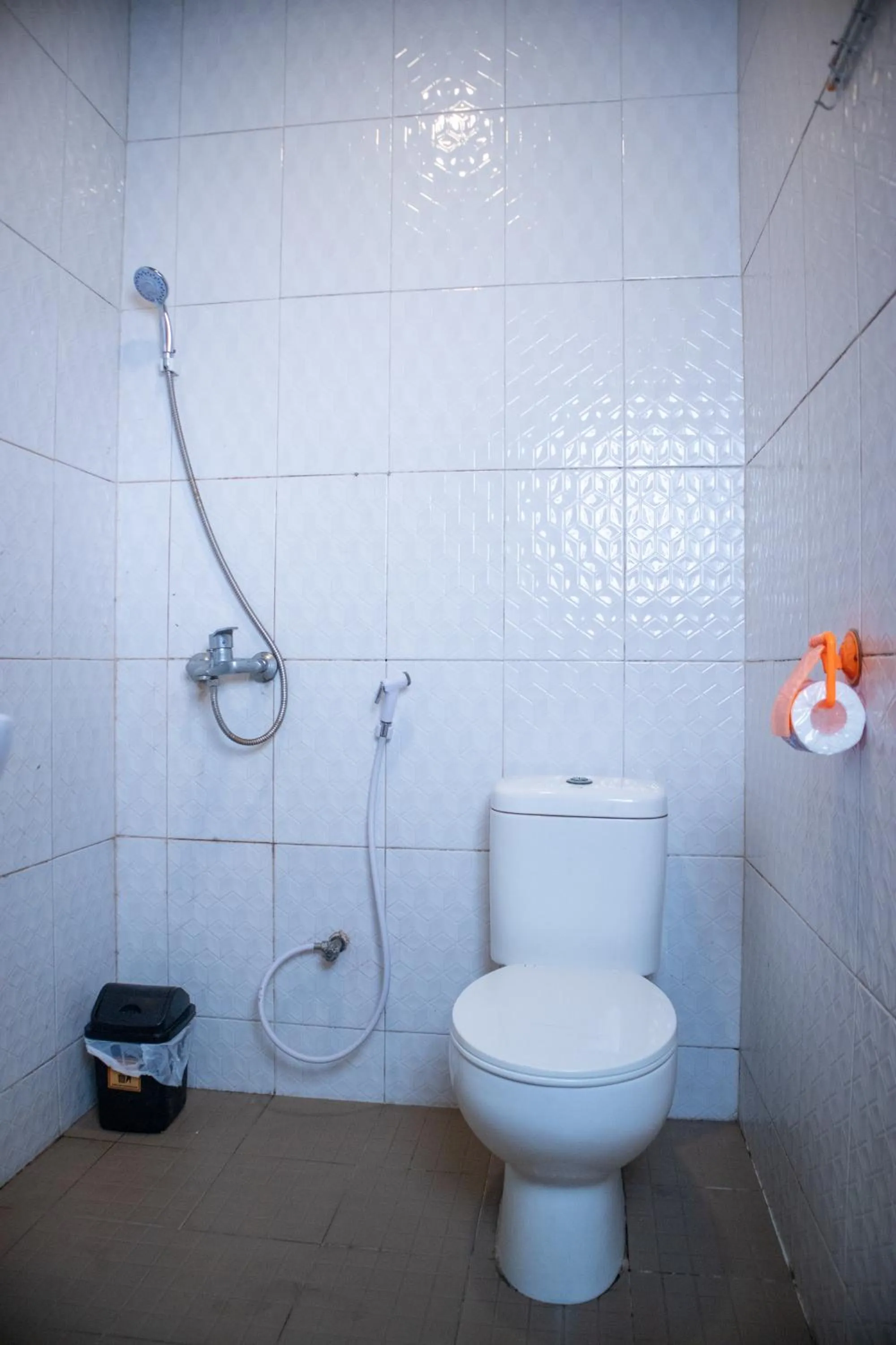 Shower in Cemara Indah Hotel