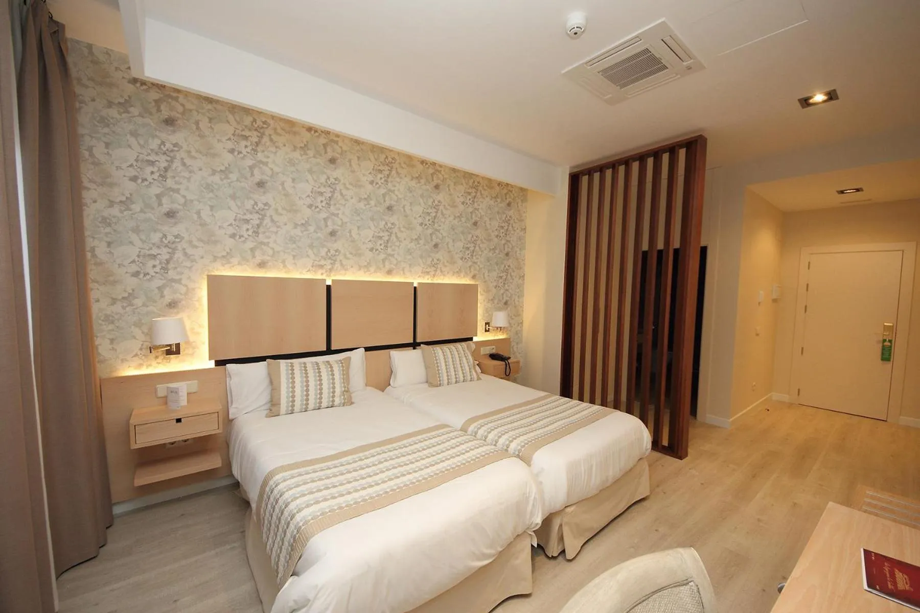 Photo of the whole room, Bed in Hotel Château Viñasoro