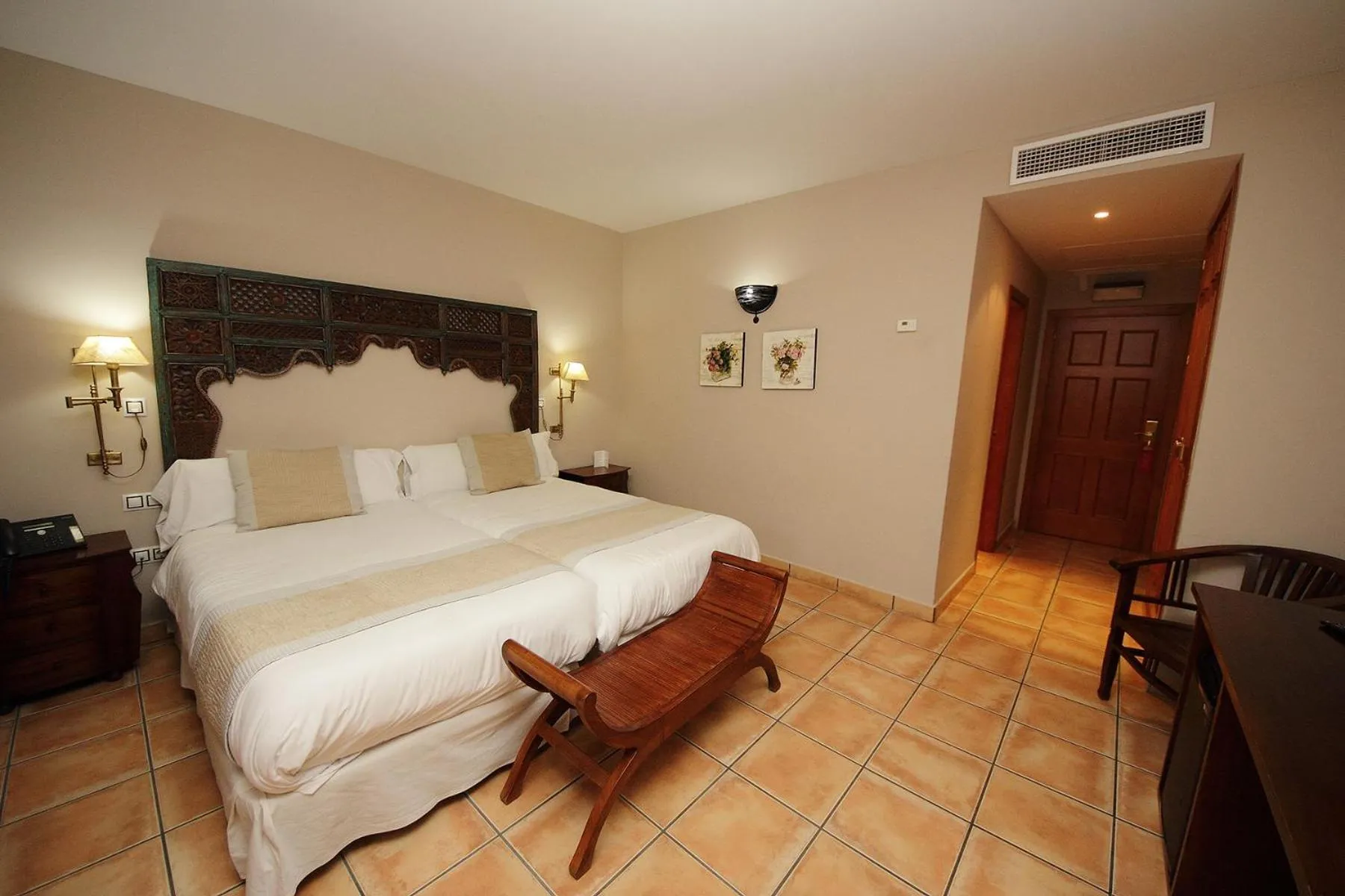 Photo of the whole room, Bed in Hotel Château Viñasoro