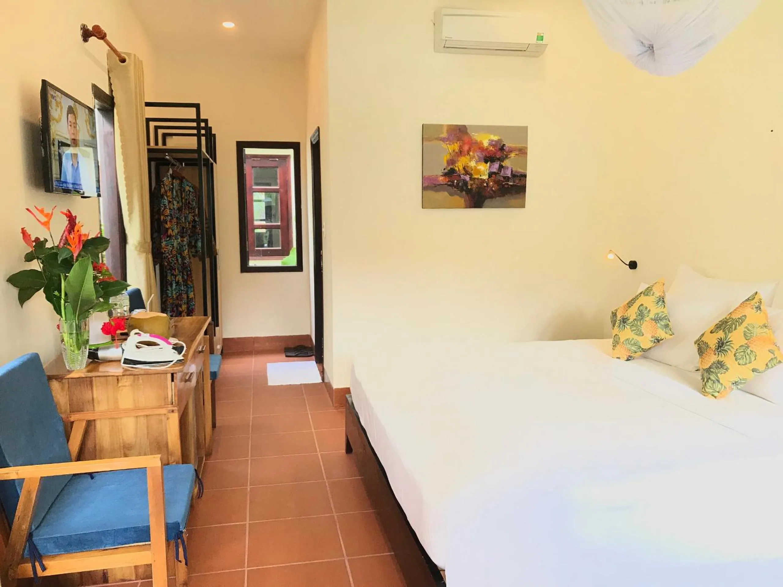 Photo of the whole room, Bed in Phu Quoc Dumbo Bungalow