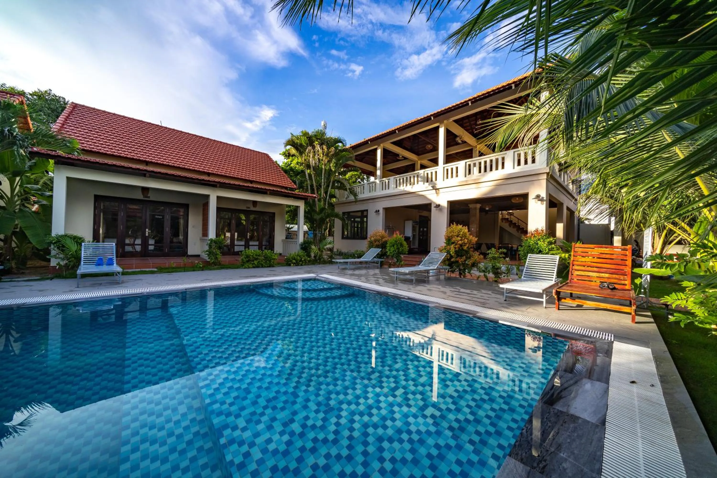 Swimming pool in Phu Quoc Dumbo Bungalow