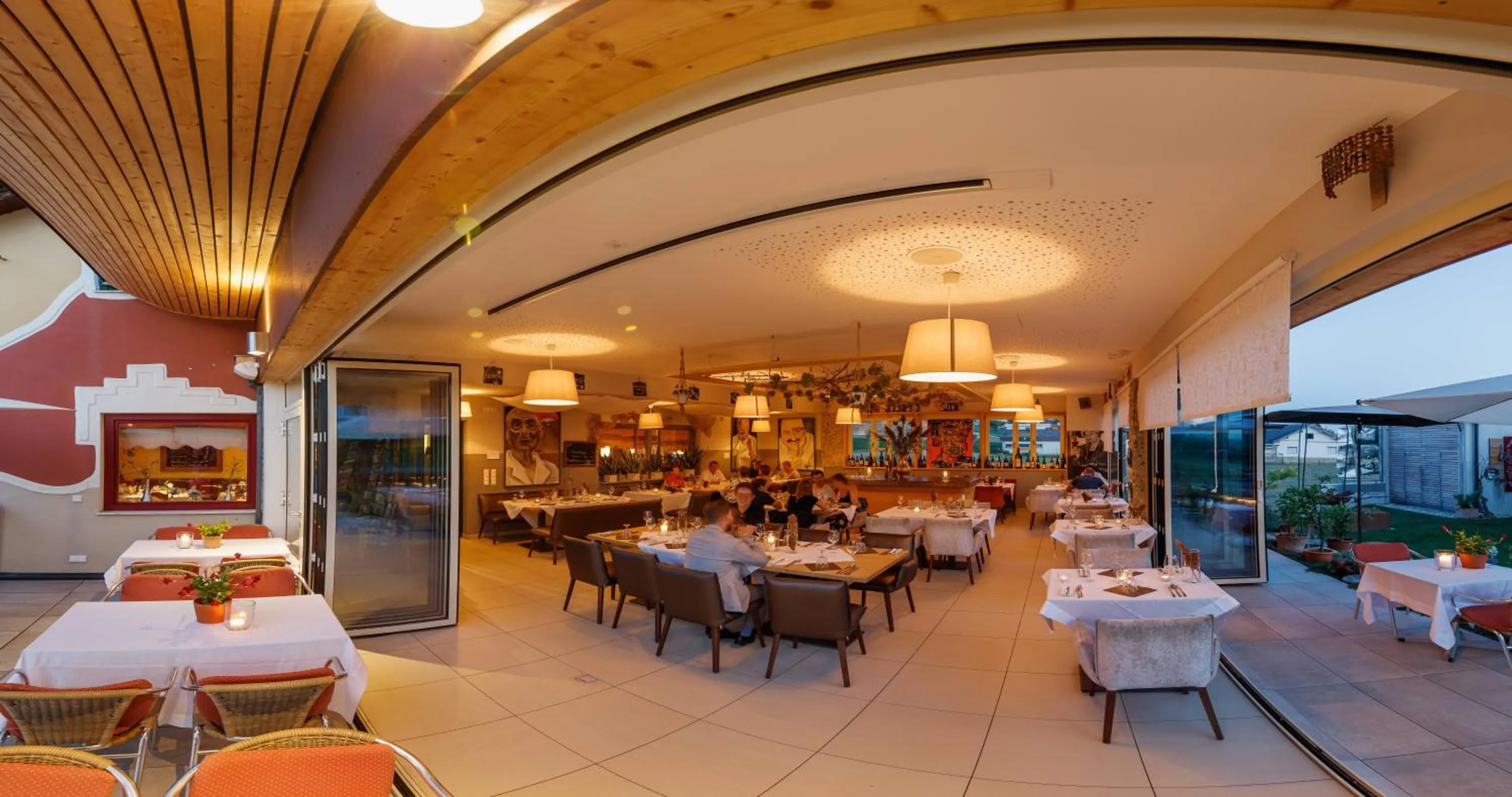 Restaurant/places to eat in Malerwinkl Restaurant + Kunsthotel