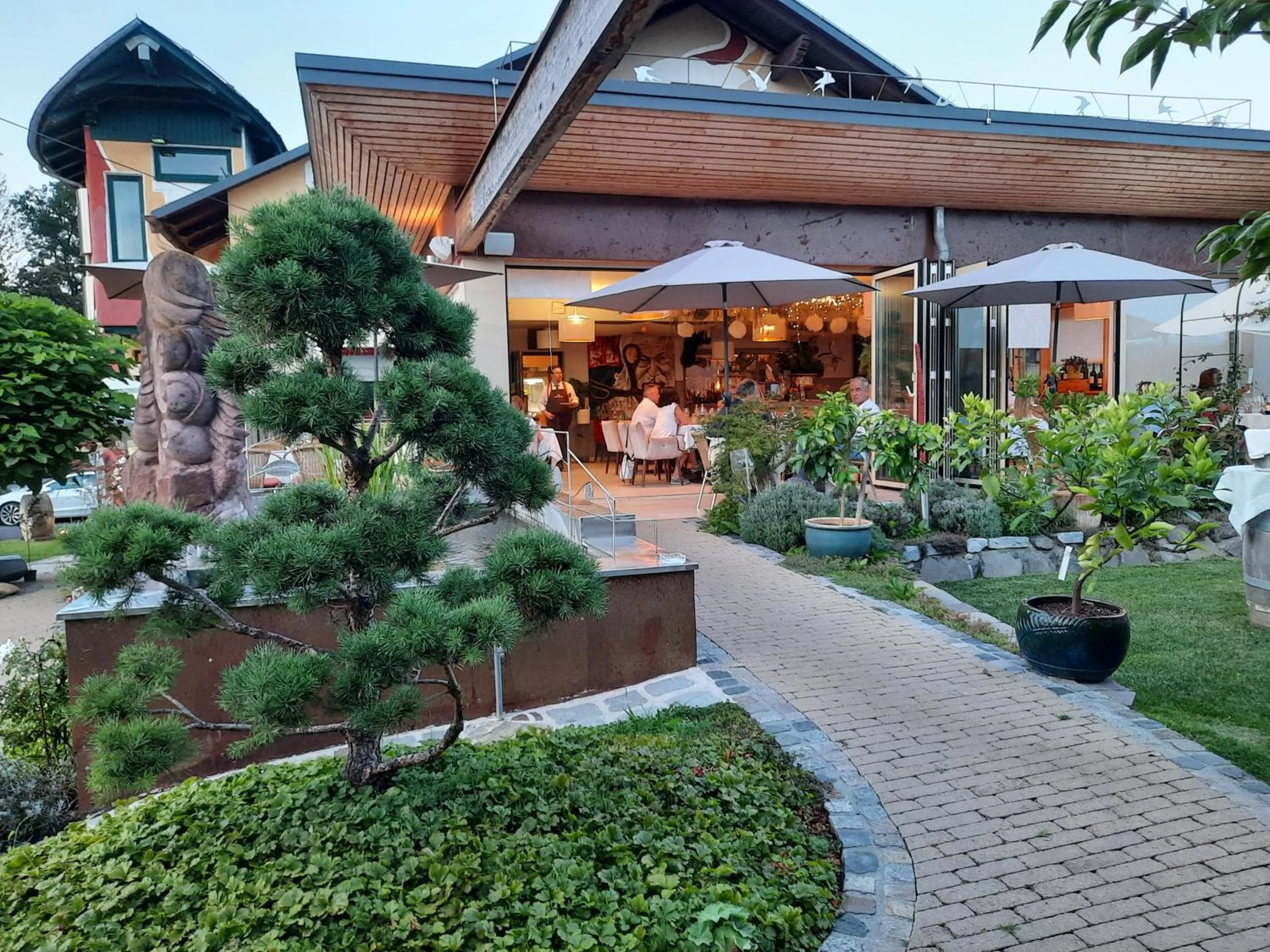 Malerwinkl Restaurant + Kunsthotel