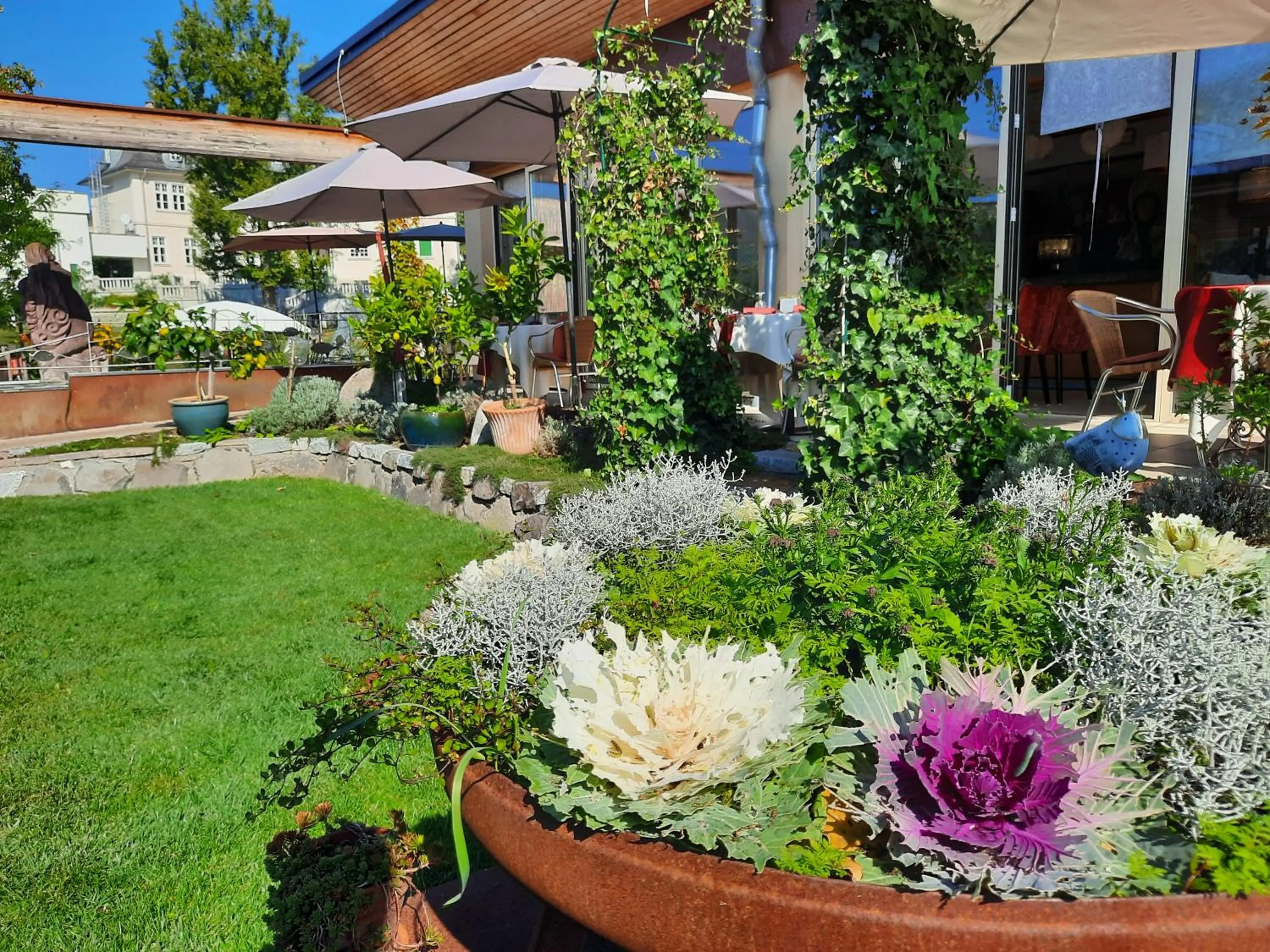 Property building in Malerwinkl Restaurant + Kunsthotel