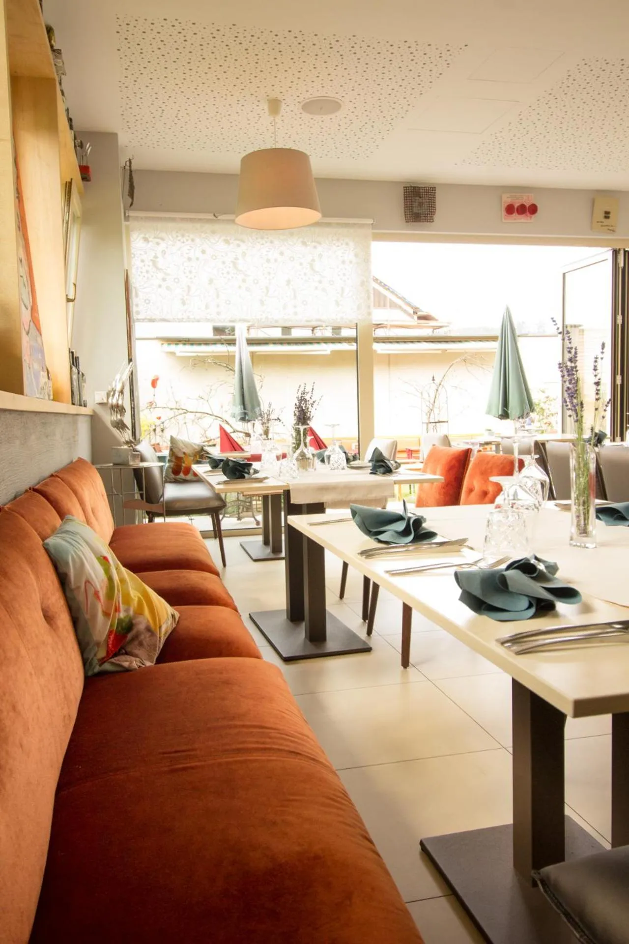 Restaurant/places to eat, Bed in Malerwinkl Restaurant + Kunsthotel