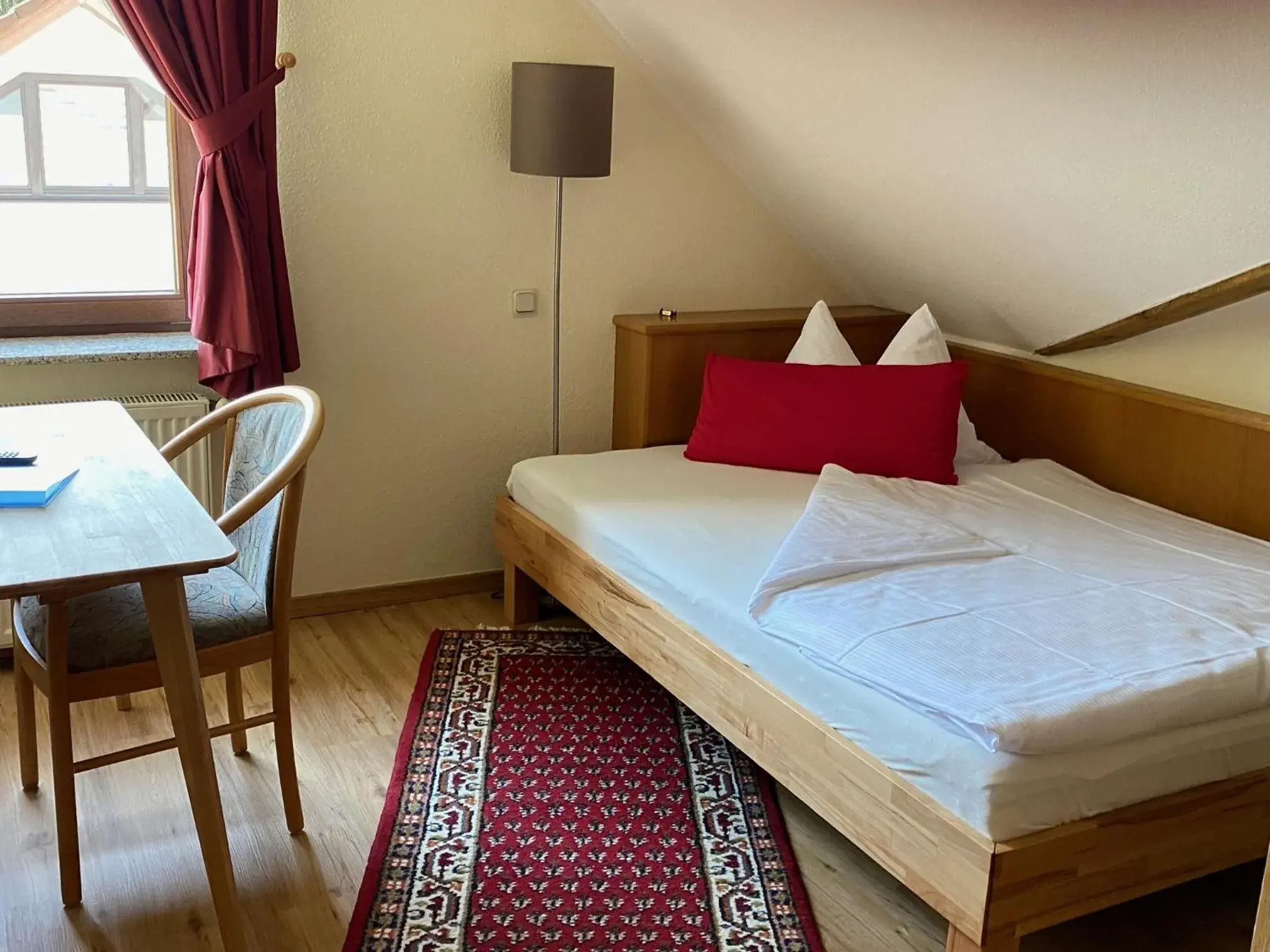 Single Room with 55 in Bed - single occupancy in Hotel Janssen Single Room with 55 in Bed - single occupancy in Hotel Janssen