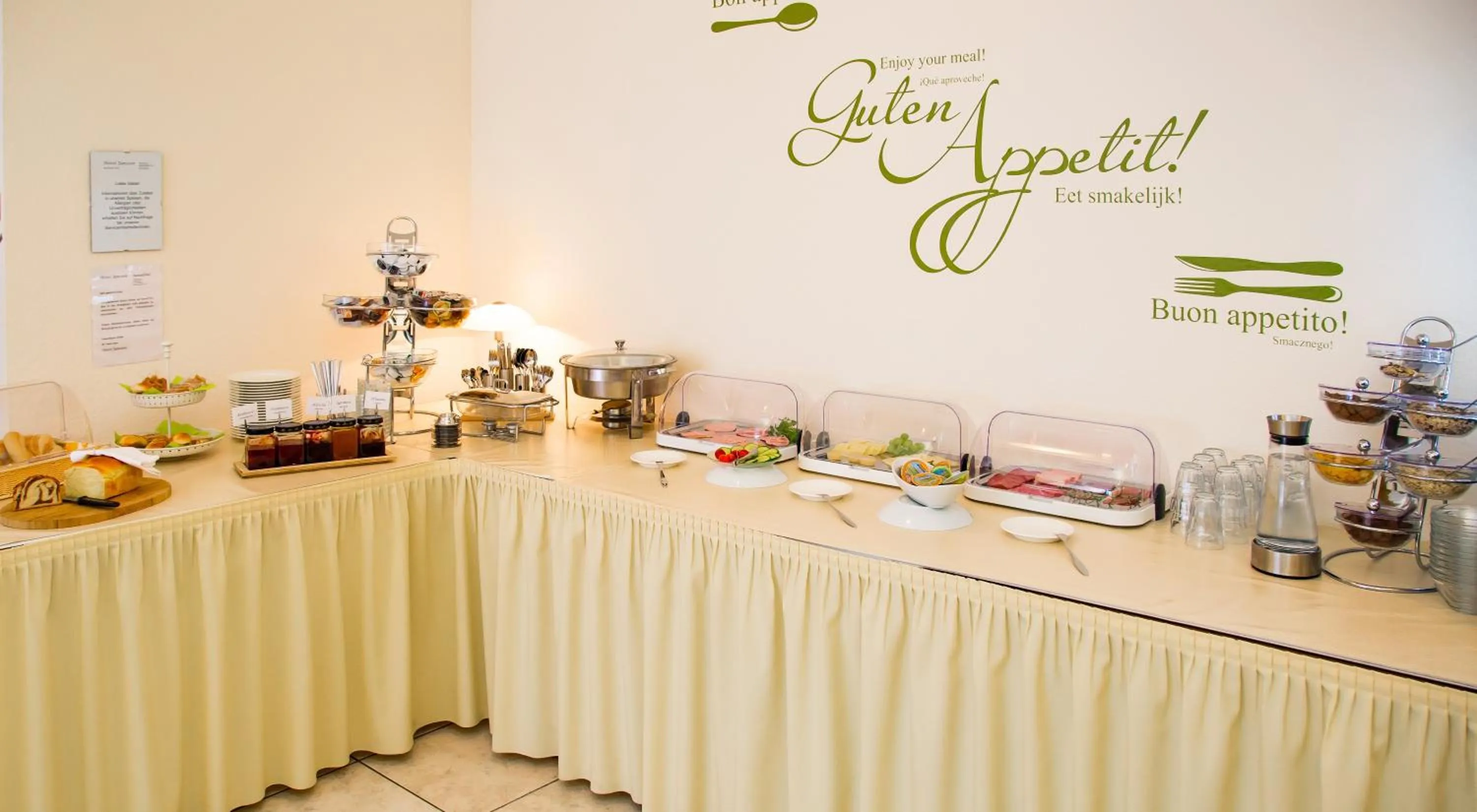 Buffet breakfast in Hotel Janssen