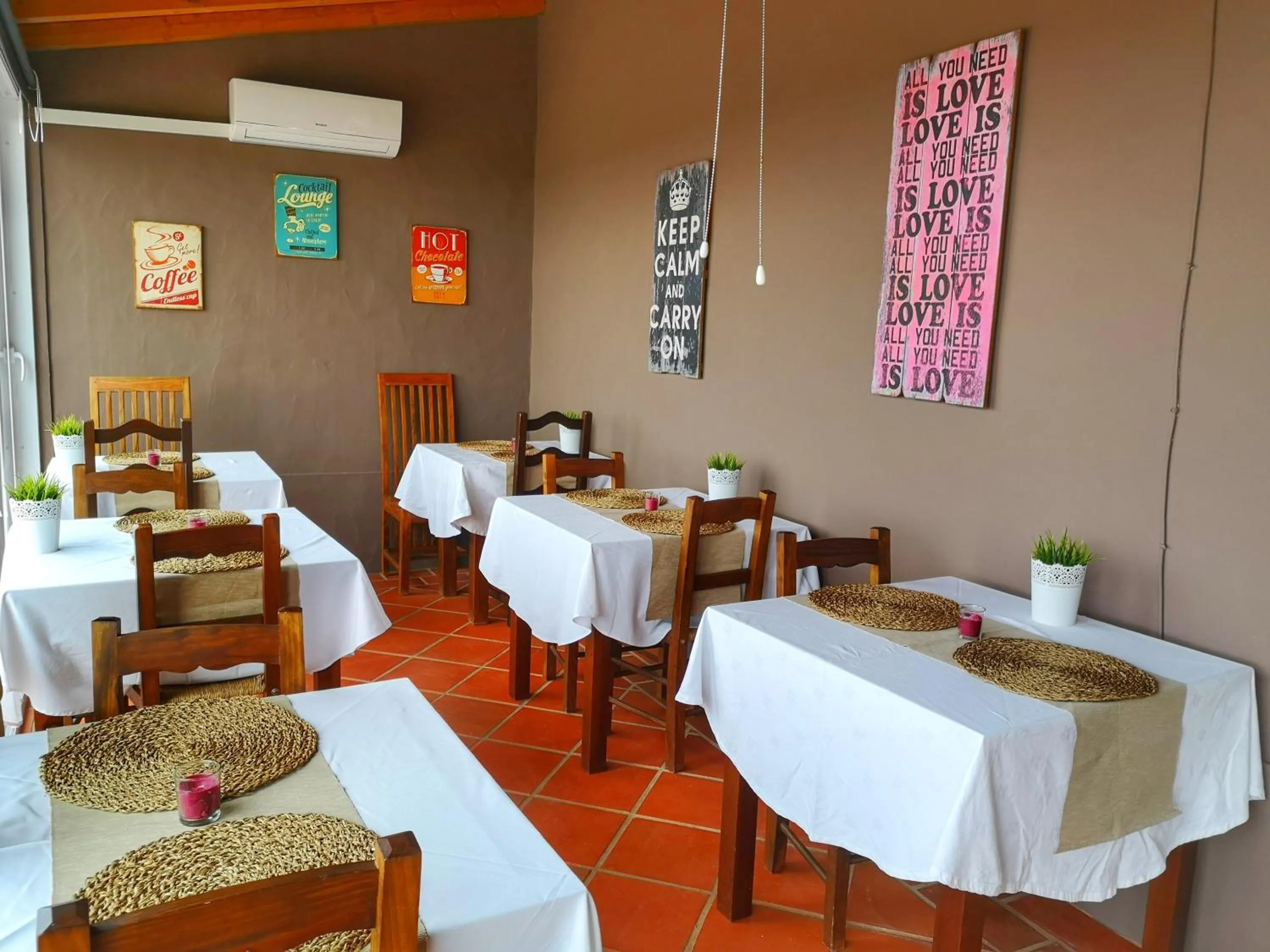 Restaurant/places to eat in Monte Santa Catarina