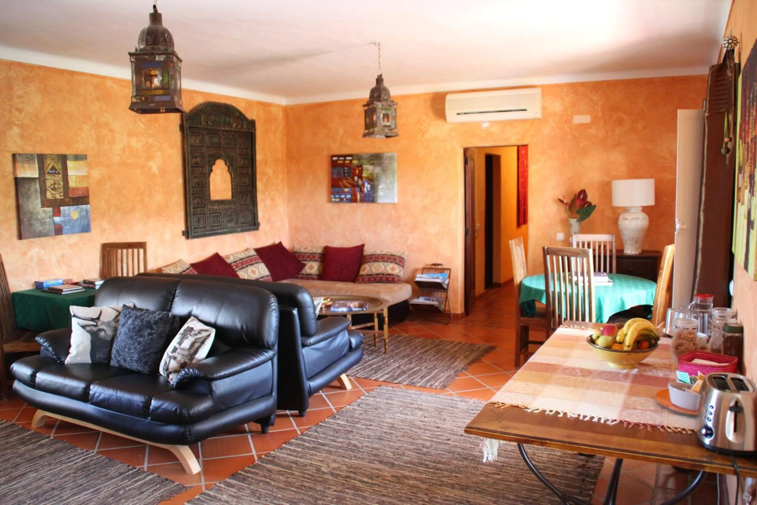 Communal lounge/ TV room in Monte Santa Catarina