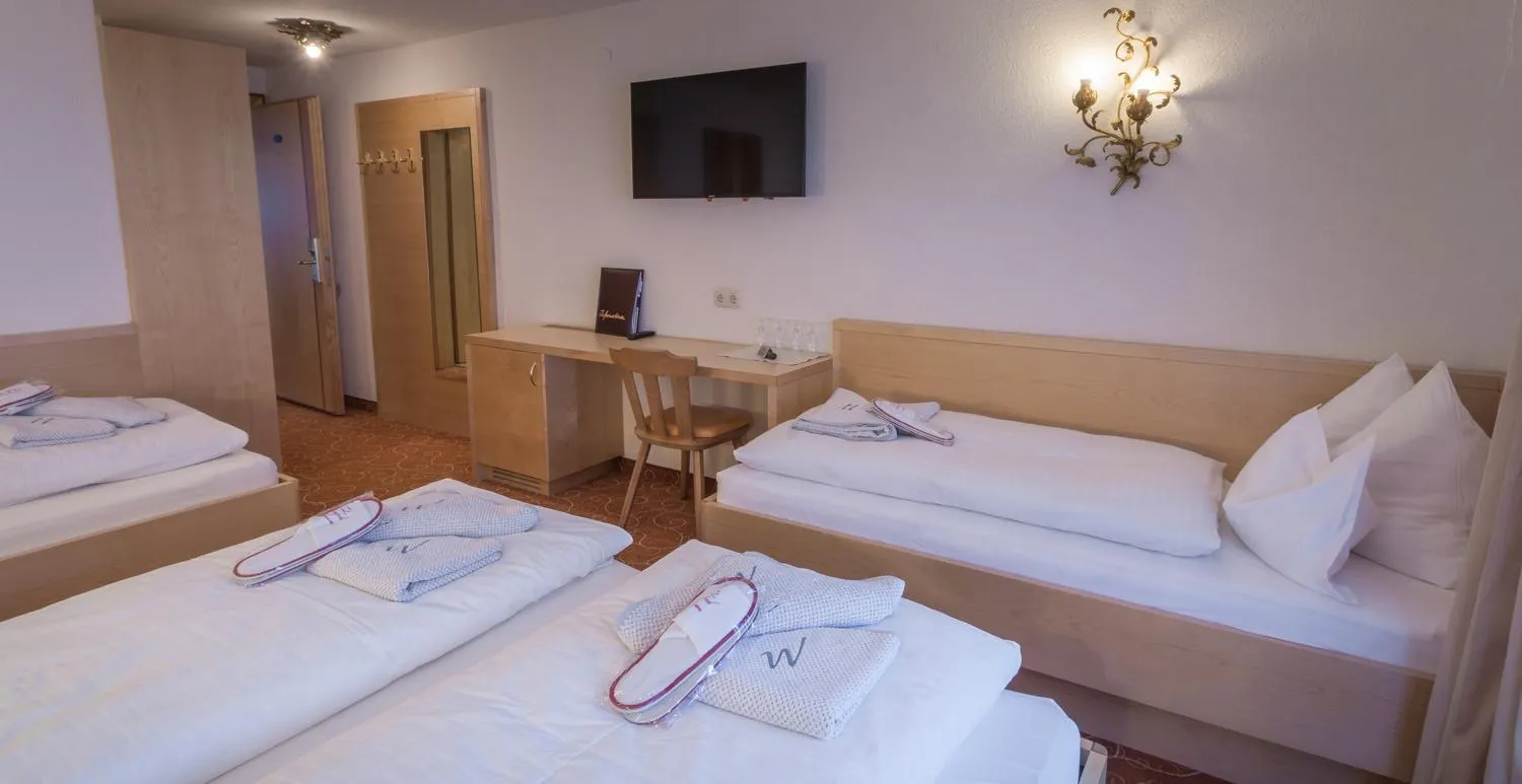 Photo of the whole room, Bed in Hotel Grieserin