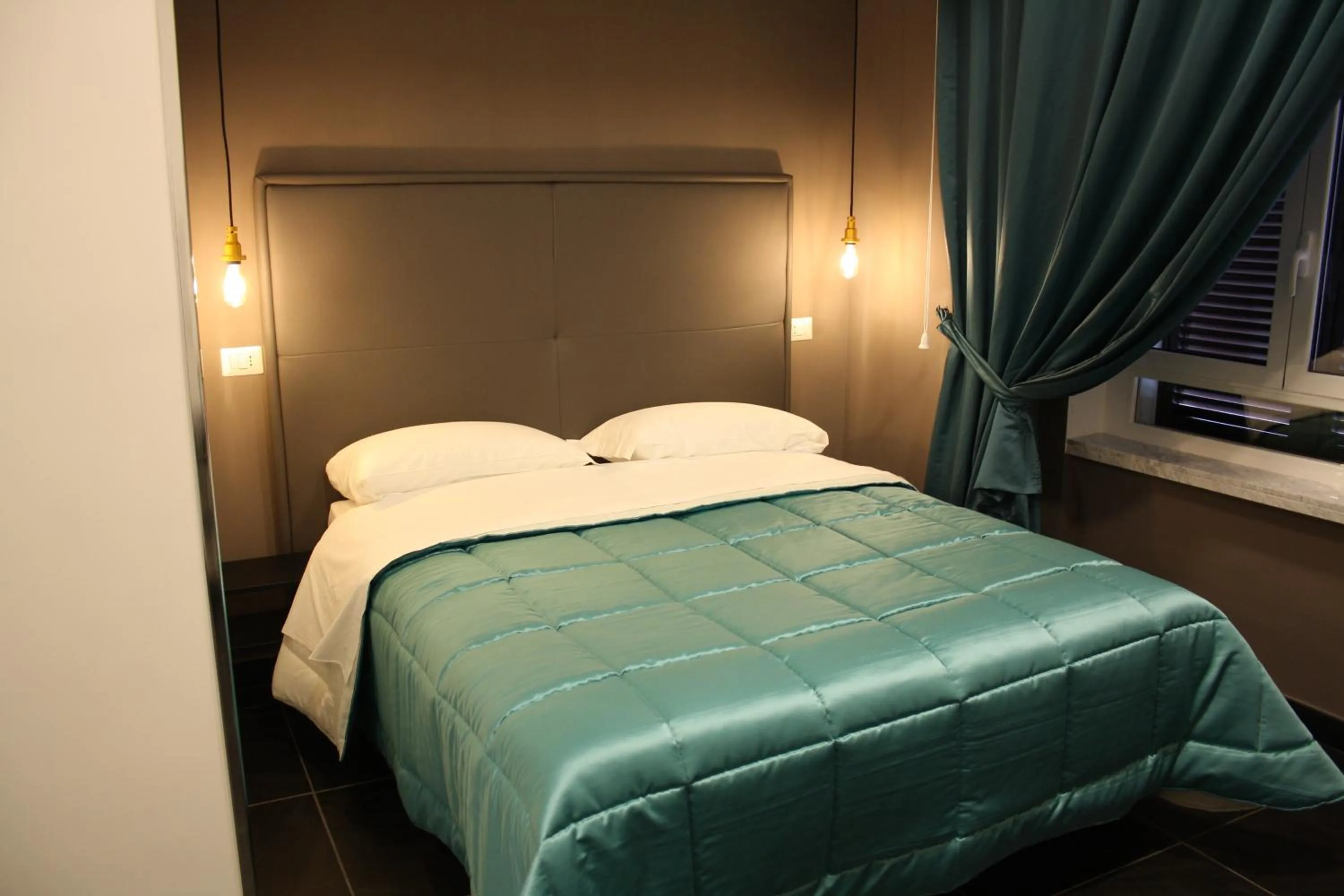 Photo of the whole room, Bed in Pit Stop Napoli Centrale