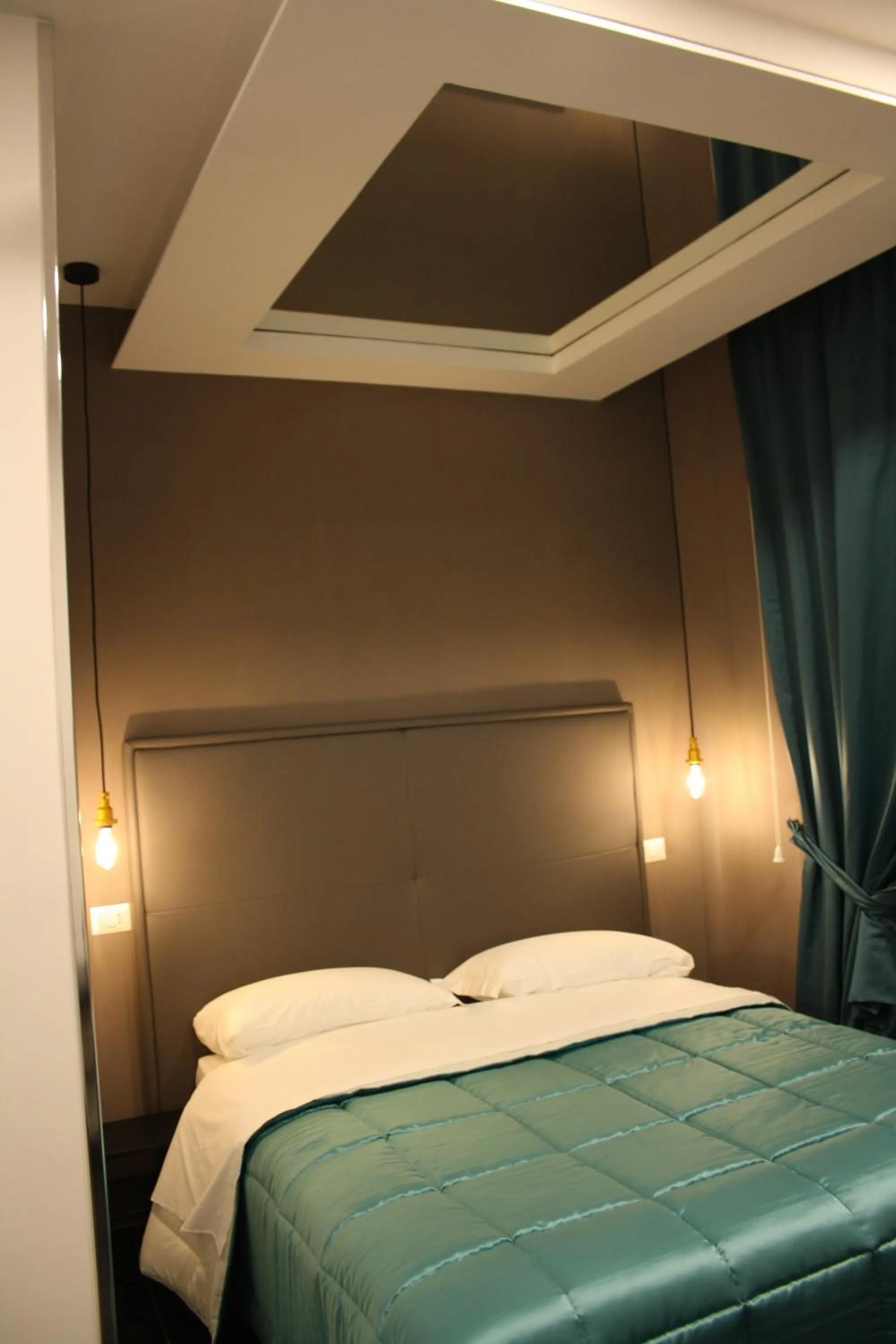 Photo of the whole room, Bed in Pit Stop Napoli Centrale