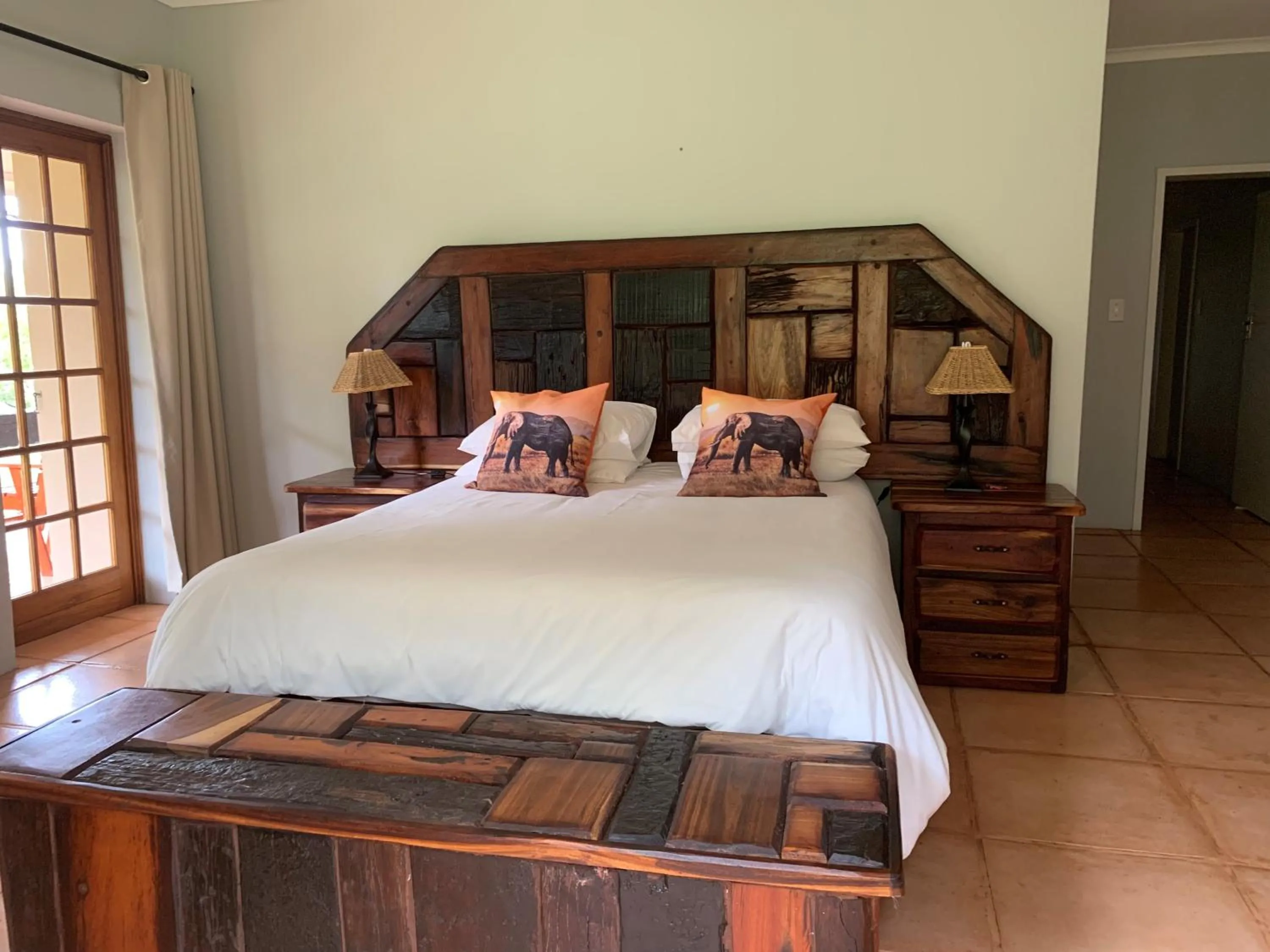 Double Room with Private Bathroom in Kransberg Country Lodge Guest Farm