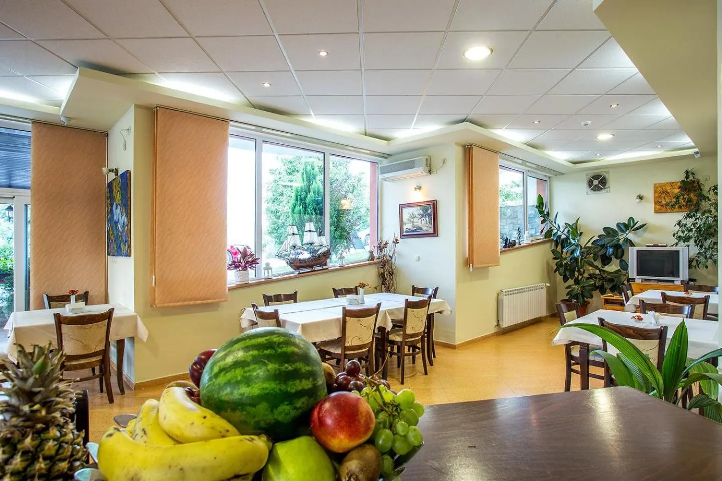 Restaurant/places to eat in Family Hotel Saint Konstantin