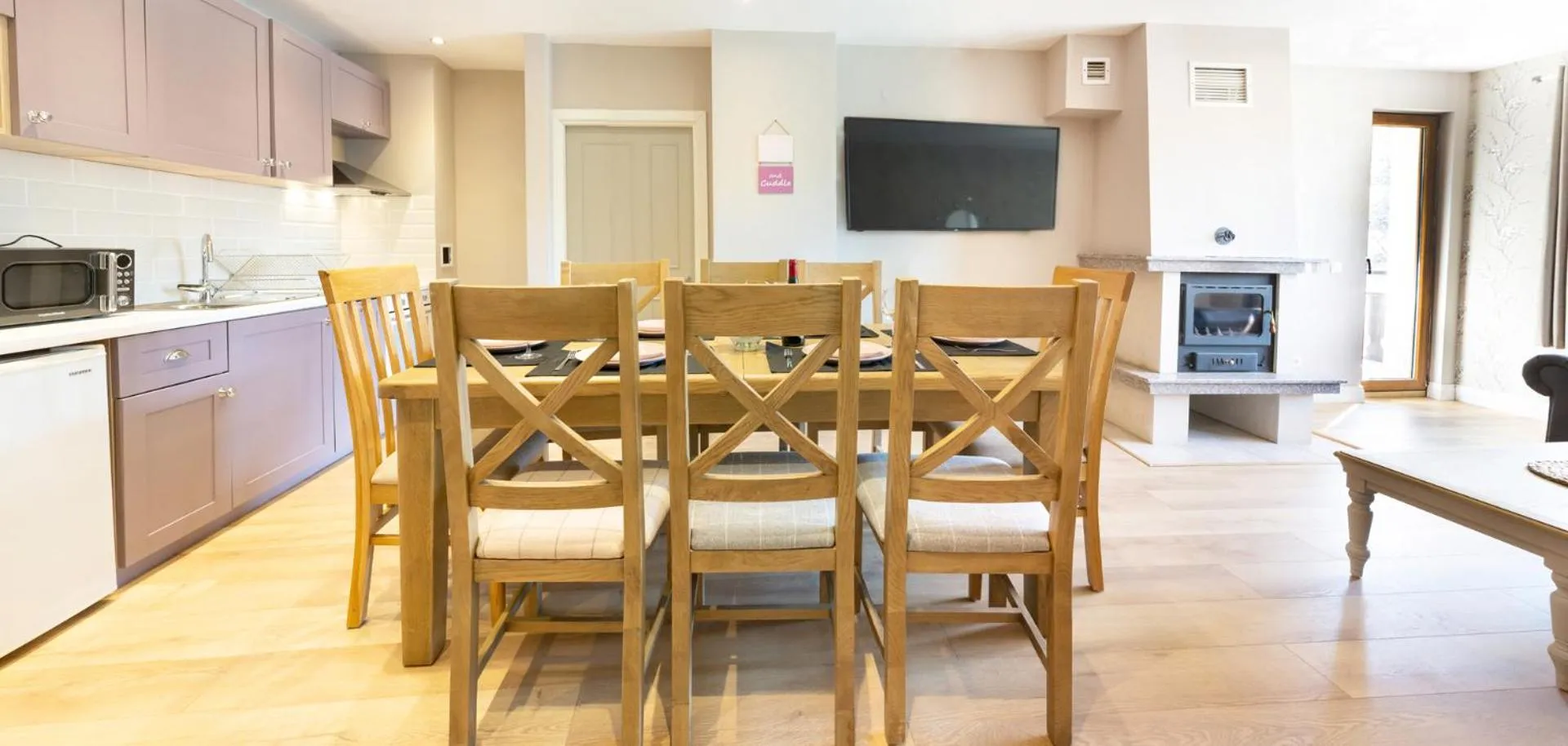 TV and multimedia in Predela 2 Aparthotel